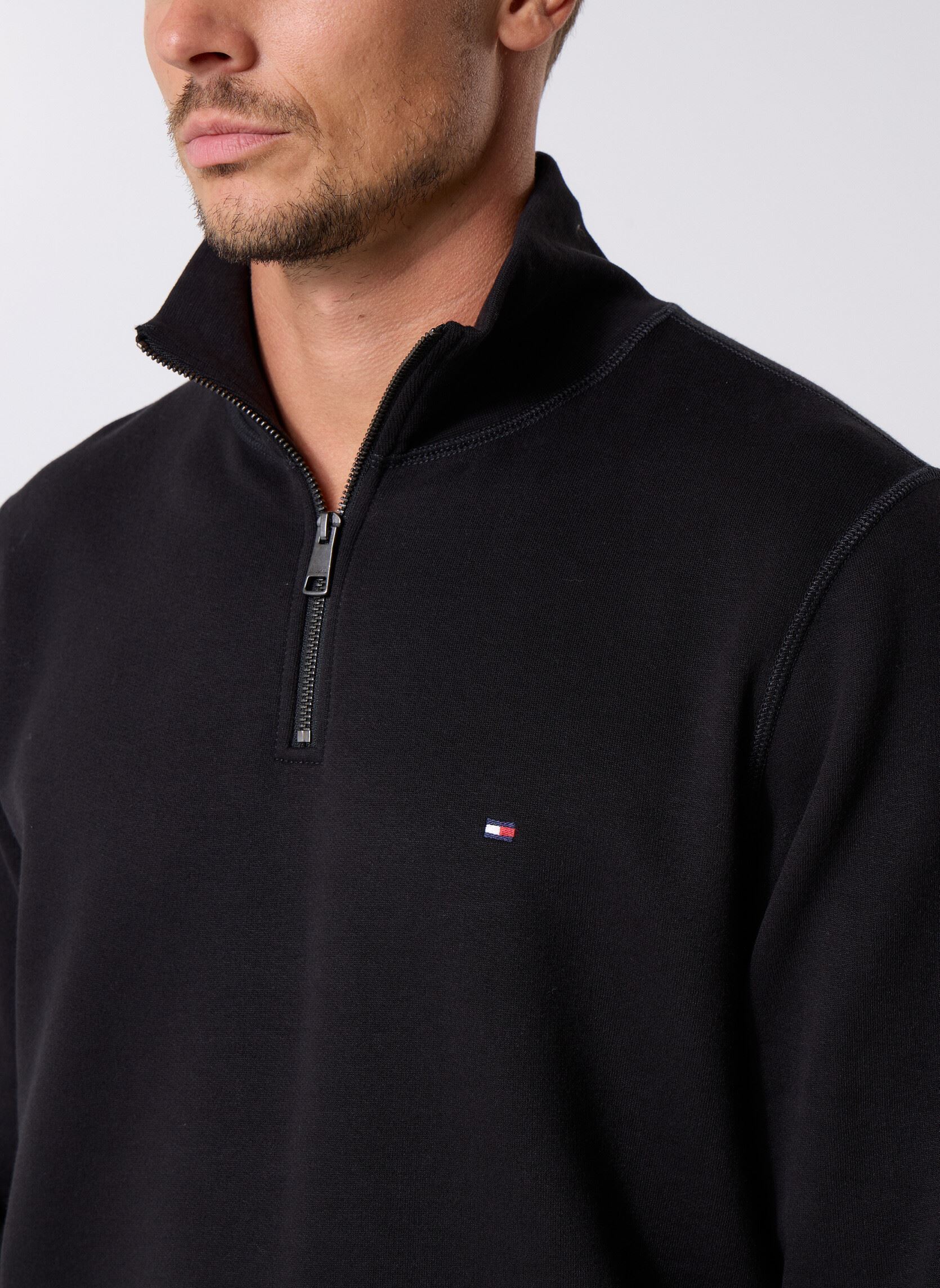 Sweats zippés Essential Fleece 1/4 MW0MW37233 homme noir Tommy Hilfiger Sweats zippés Essential Fleece 1/4 MW0MW37233 homme noir BLACK