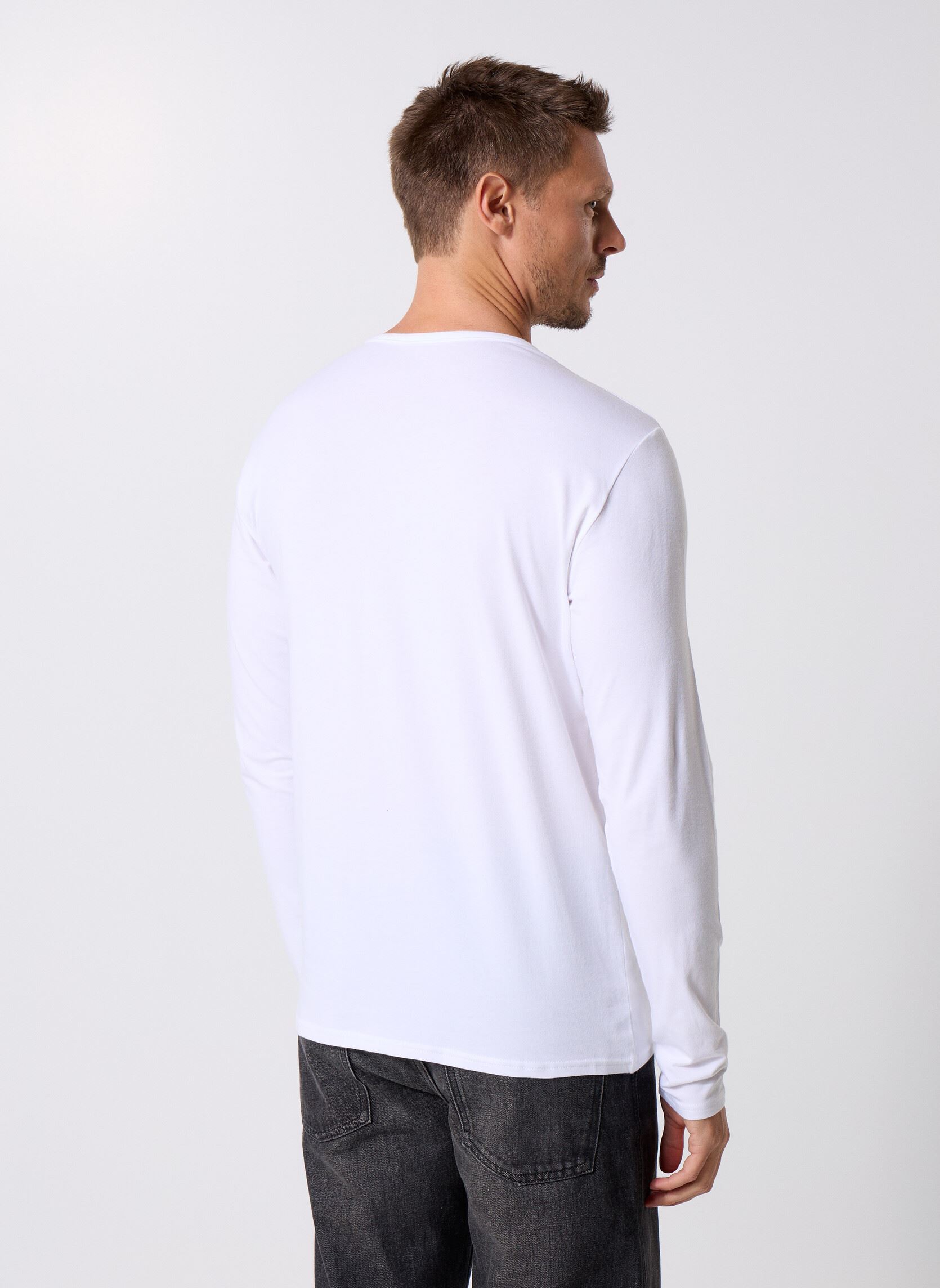Tee-shirts manches longues 3P Ls Tee UM0UM03022 homme noir Tommy Hilfiger Tee-shirts manches longues 3P Ls Tee UM0UM03022 homme noir BLACK/WHITE/GREY HEATHER