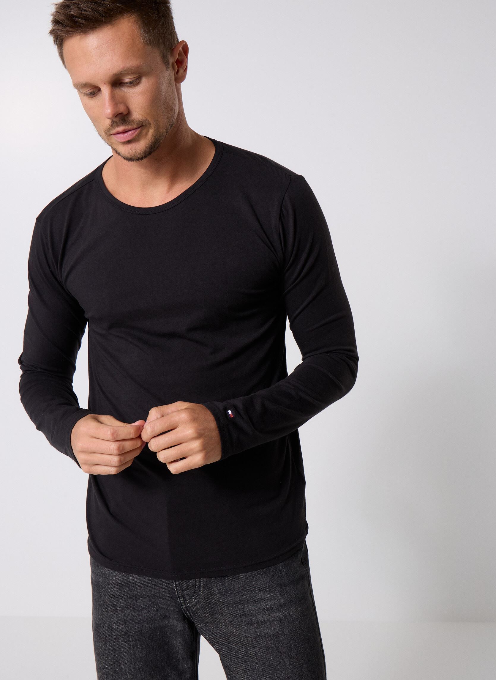 Tee-shirts manches longues 3P Ls Tee UM0UM03022 homme noir Tommy Hilfiger Tee-shirts manches longues 3P Ls Tee UM0UM03022 homme noir BLACK/WHITE/GREY HEATHER