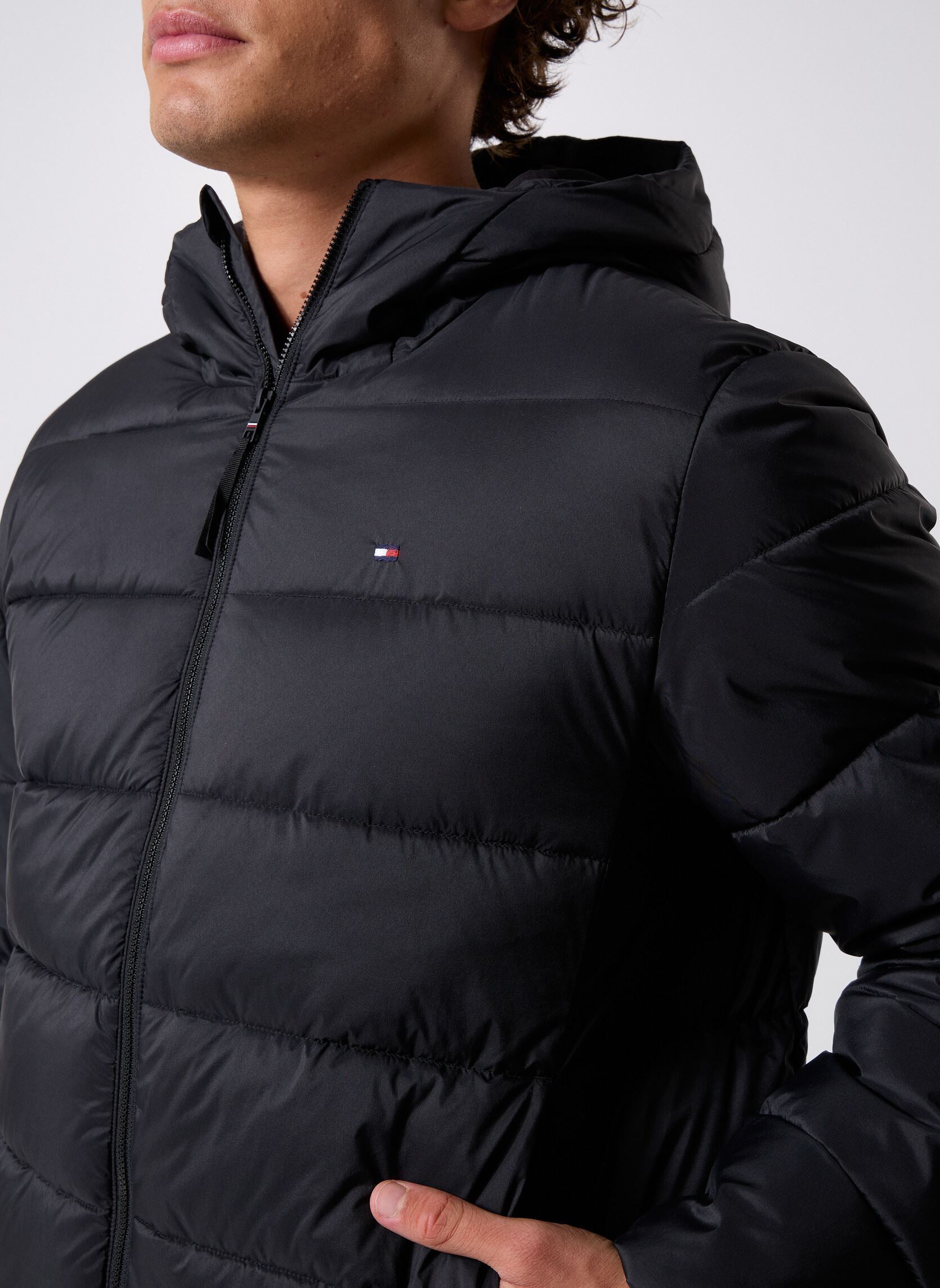 Doudounes Mid Weight Hooded Ja MW0MW41983 homme noir Tommy Hilfiger Doudounes Mid Weight Hooded Ja MW0MW41983 homme noir BLACK