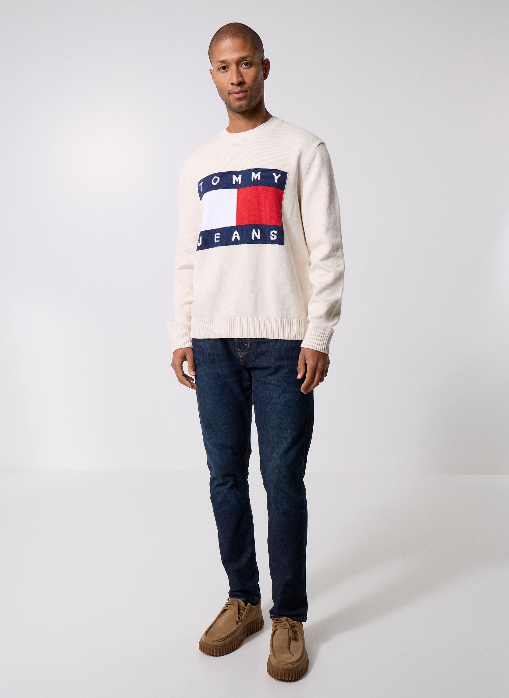Truien Tjm Reg Melange Flag DM0DM22105 heren beige Tommy Jeans Truien Tjm Reg Melange Flag DM0DM22105 heren beige BEIGE