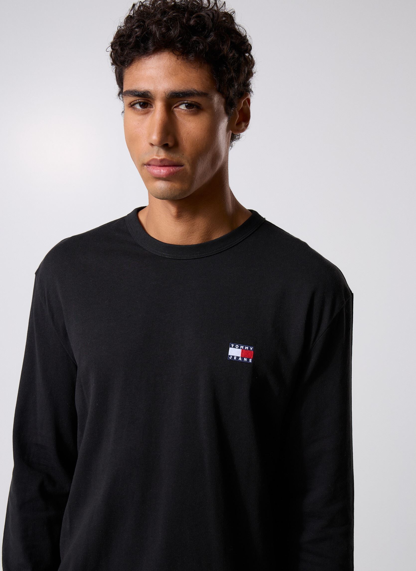 Vêtements Tommy Jeans Tjm Reg Badge Tee Ls DM0DM21974 pour Accessoires