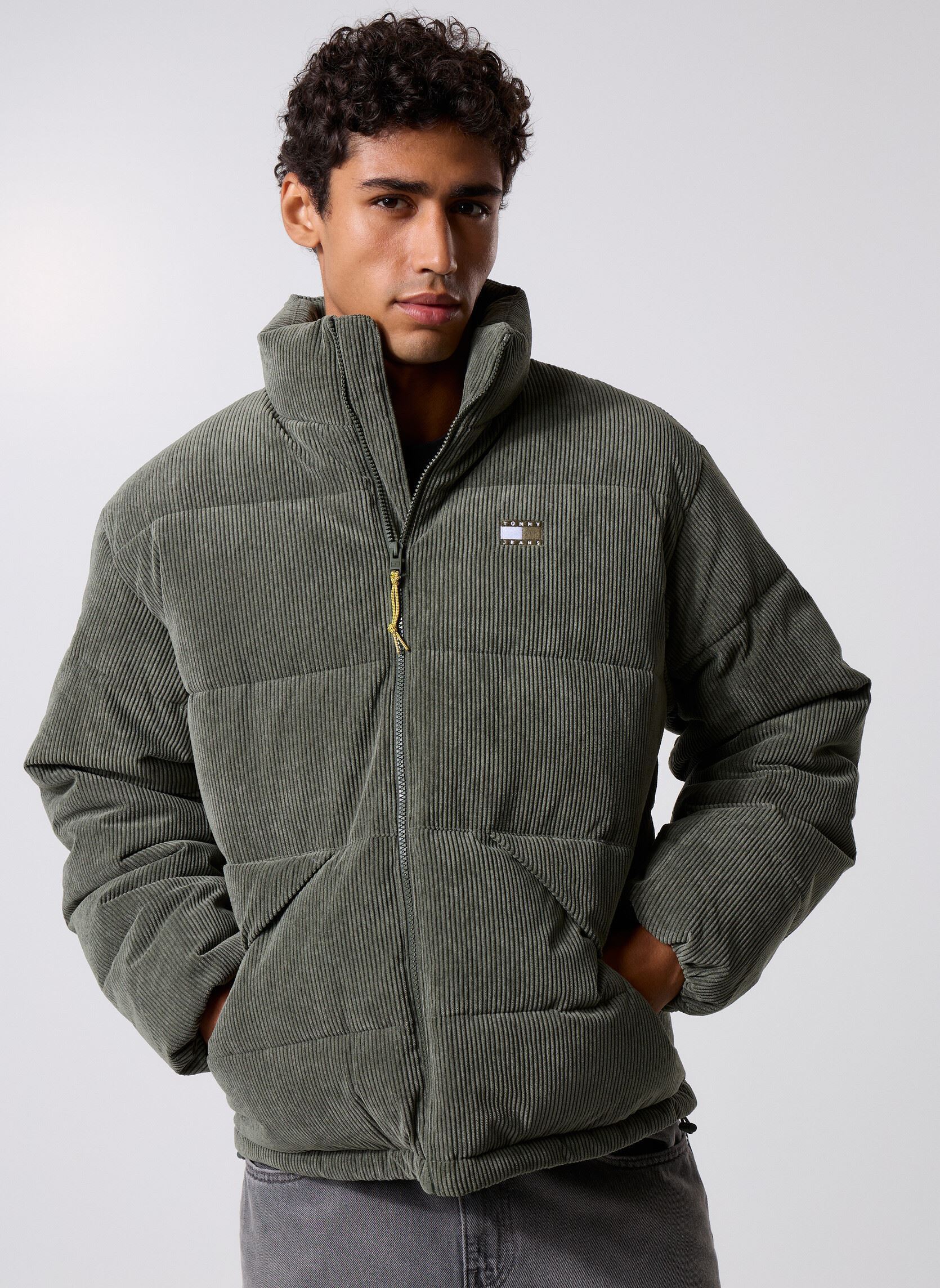 Vêtements Tommy Jeans Tjm Vail Cord Puffer DM0DM22031 pour Accessoires