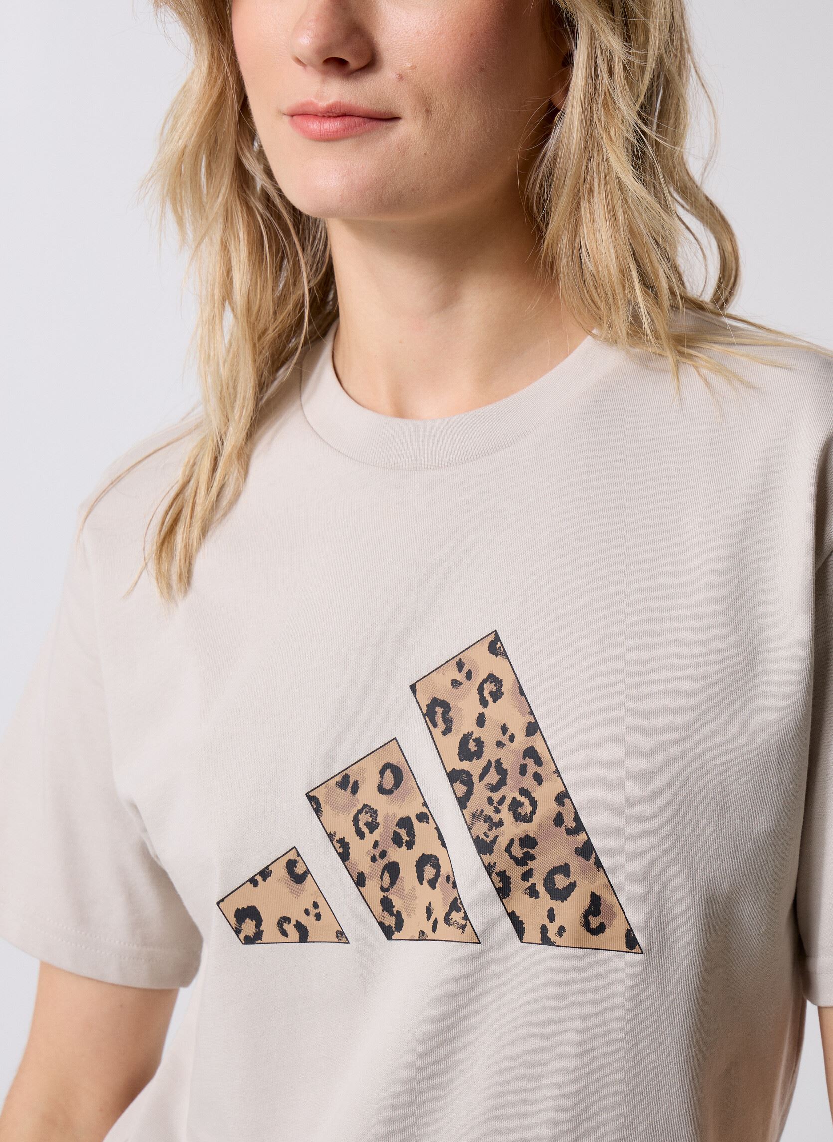 T-shirts met korte mouwen W ANIMAL T dames beige adidas sportswear T-shirts met korte mouwen W ANIMAL T dames beige Wonalu