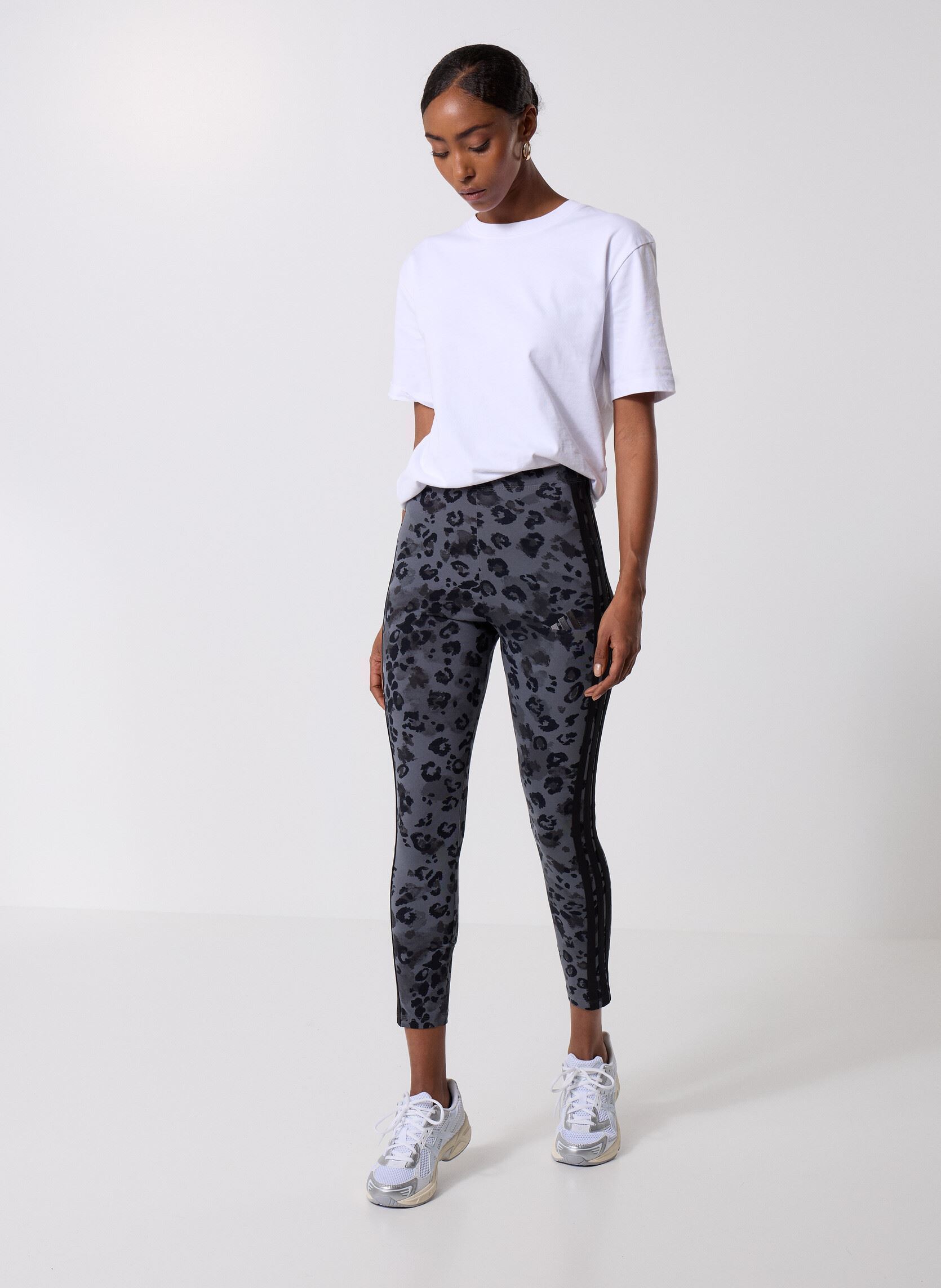 Leggings W AOP LEG femme gris adidas sportswear Leggings W AOP LEG femme gris Multco/Grefiv