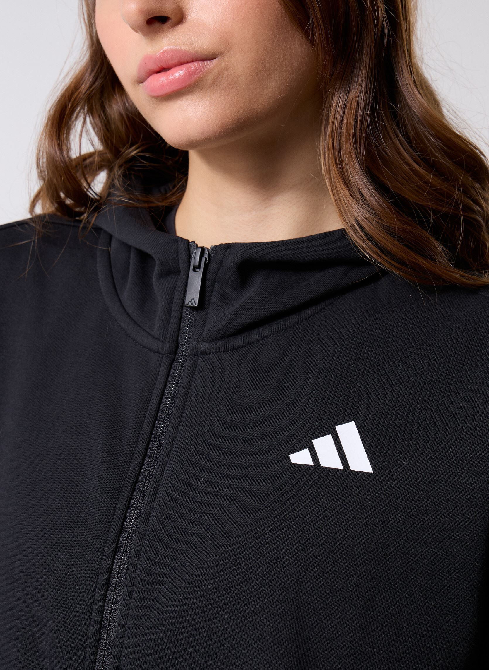 Jersey con capucha W FI SL FZ HD mujer negro adidas sportswear Jersey con capucha W FI SL FZ HD mujer negro BLACK