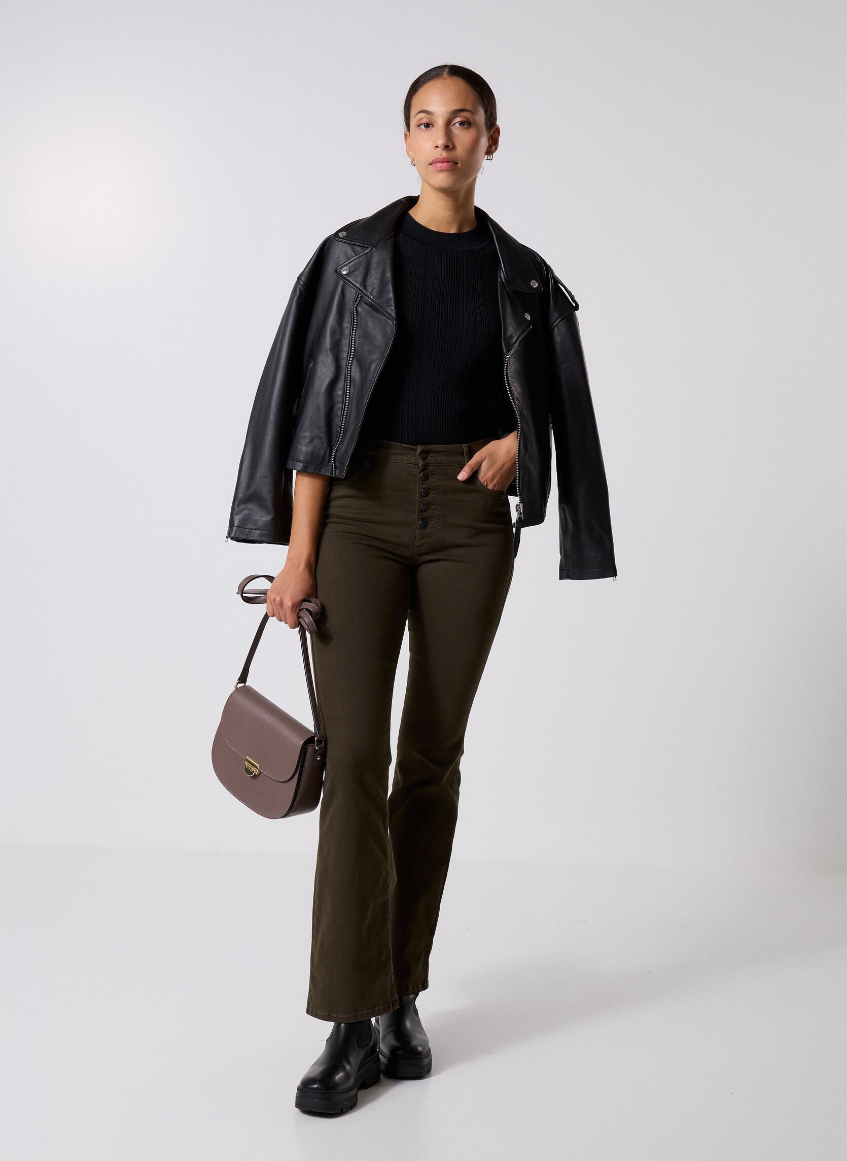Rechte jeans / Straight Leg Jeans B229095 dames groen IKKS Women Rechte jeans / Straight Leg Jeans B229095 dames groen 57-KAKI FONCÉ