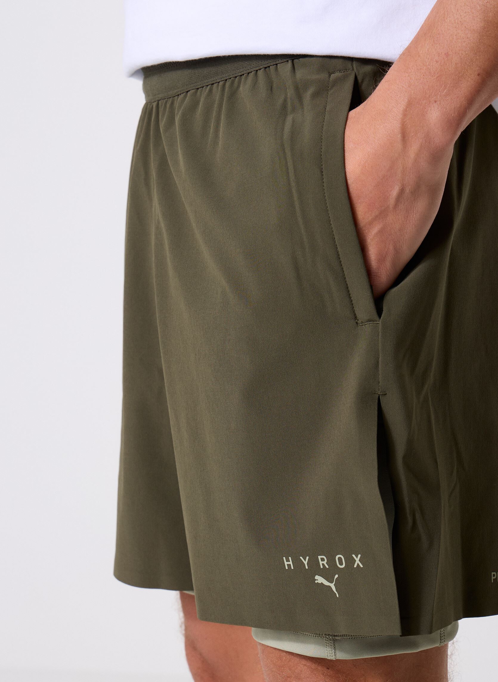 Shorts de sport Short - M Puma X Hyrox 2In1 Train Short homme vert Puma Shorts de sport Short - M Puma X Hyrox 2In1 Train Short homme vert Dark Olive