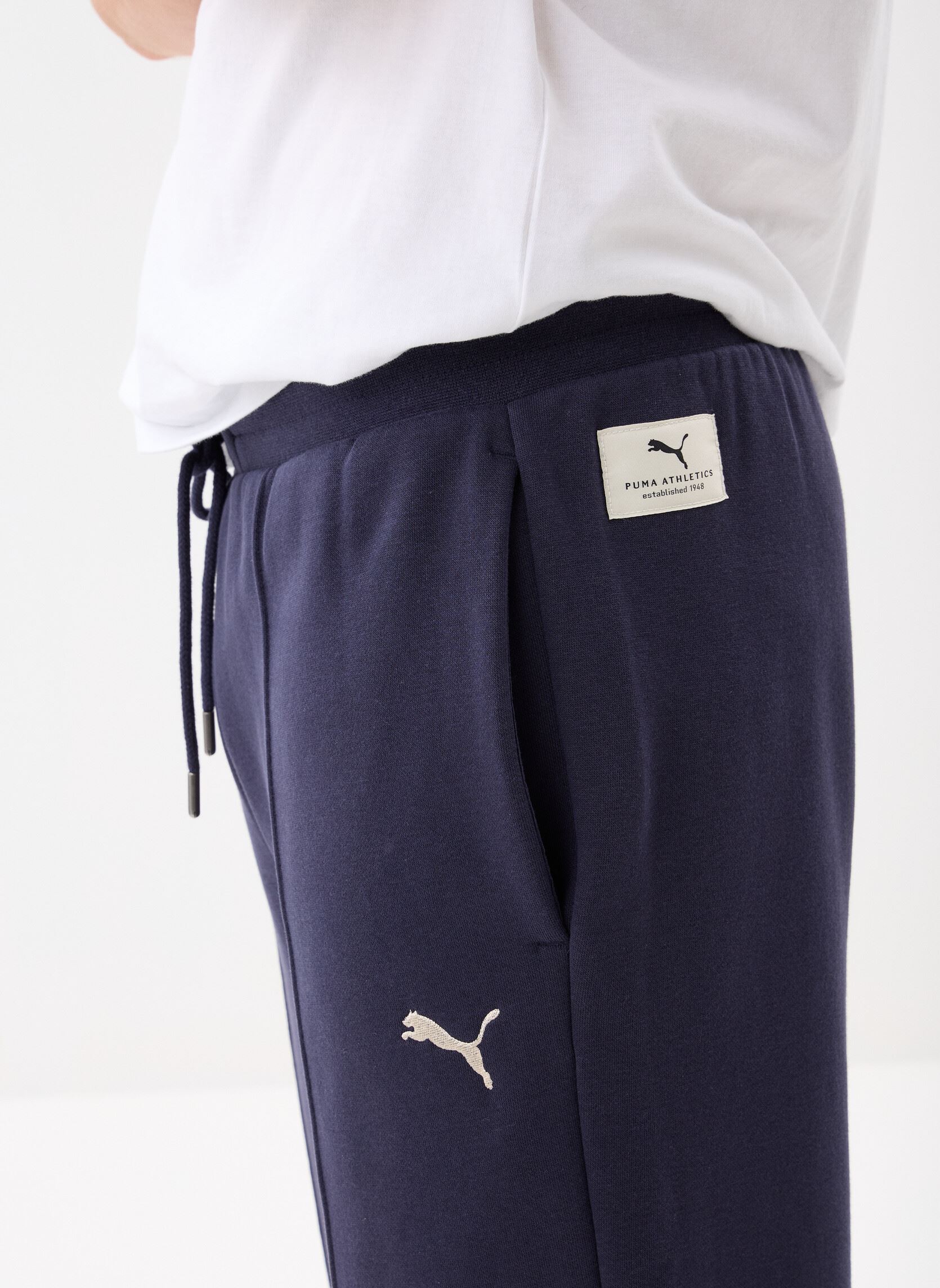Joggings Puma Class Relaxed Pinnacle Pintuck Sw homme bleu Puma Joggings Puma Class Relaxed Pinnacle Pintuck Sw homme bleu New Navy