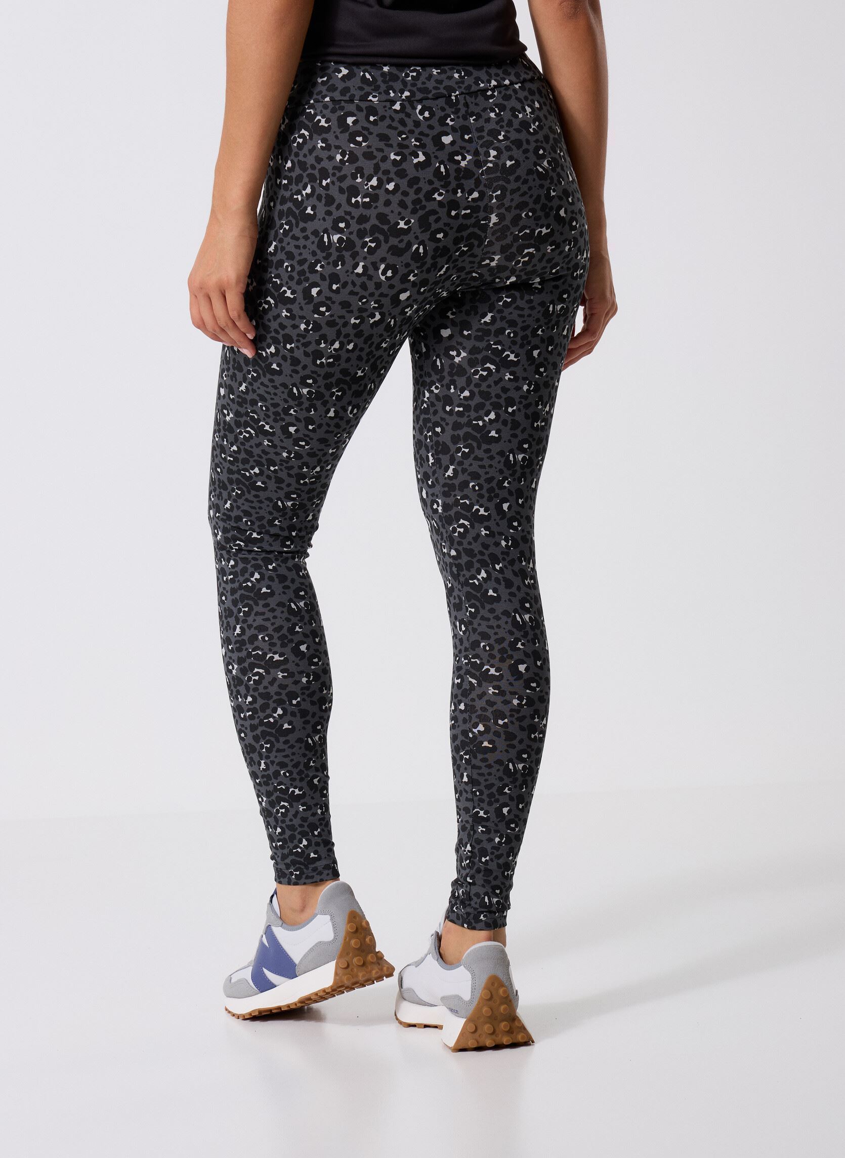 Leggings Ess Graphic Animal Aop Leggings femme noir Puma Leggings Ess Graphic Animal Aop Leggings femme noir PUMA BLACK