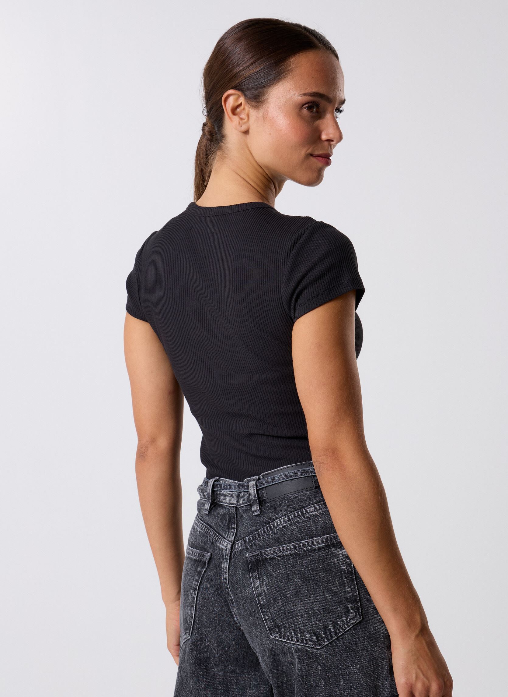 Tee-shirts manches courtes Cameron Tee femme noir Vans Tee-shirts manches courtes Cameron Tee femme noir BLACK