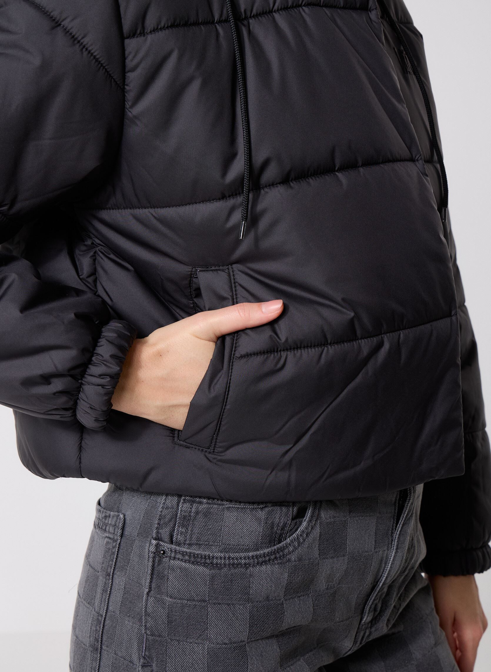 Daunenjacken Hillgate Cropped Puffer damen schwarz Vans Daunenjacken Hillgate Cropped Puffer damen schwarz BLACK