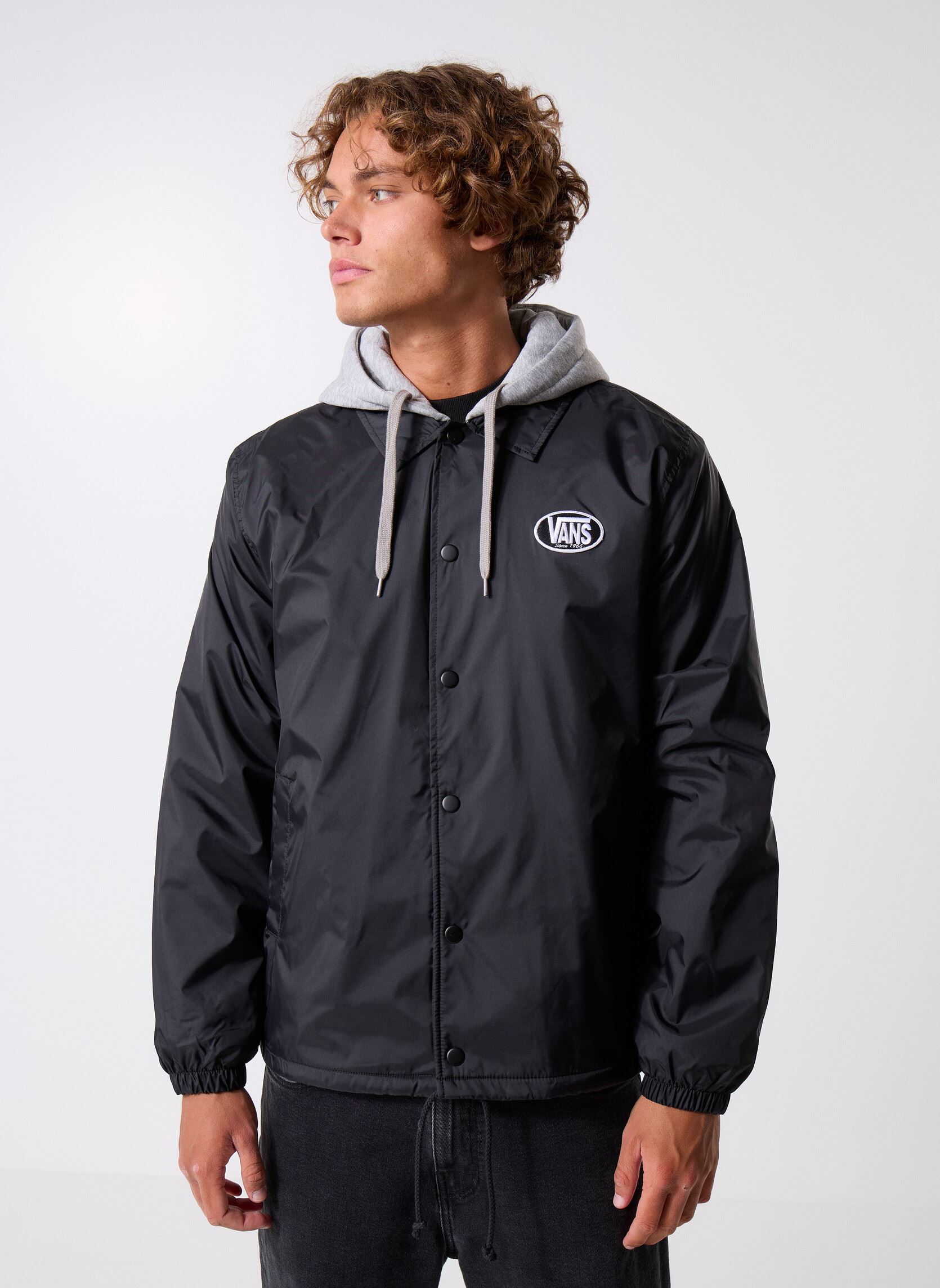 Vêtements Vans Riley Hooded Coaches Jacket VN000P75BLK1 pour Accessoires