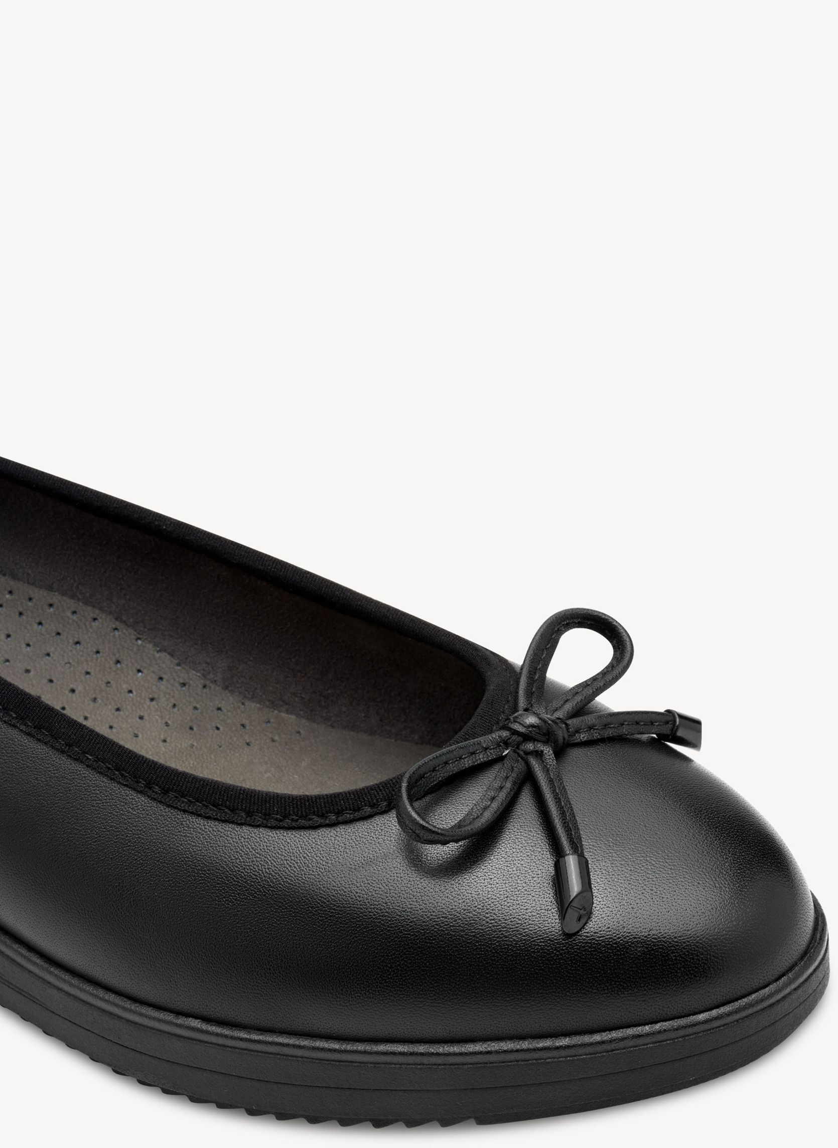 Ballerines classiques 8-82201-45 femme noir Tamaris Ballerines classiques 8-82201-45 femme noir Noir