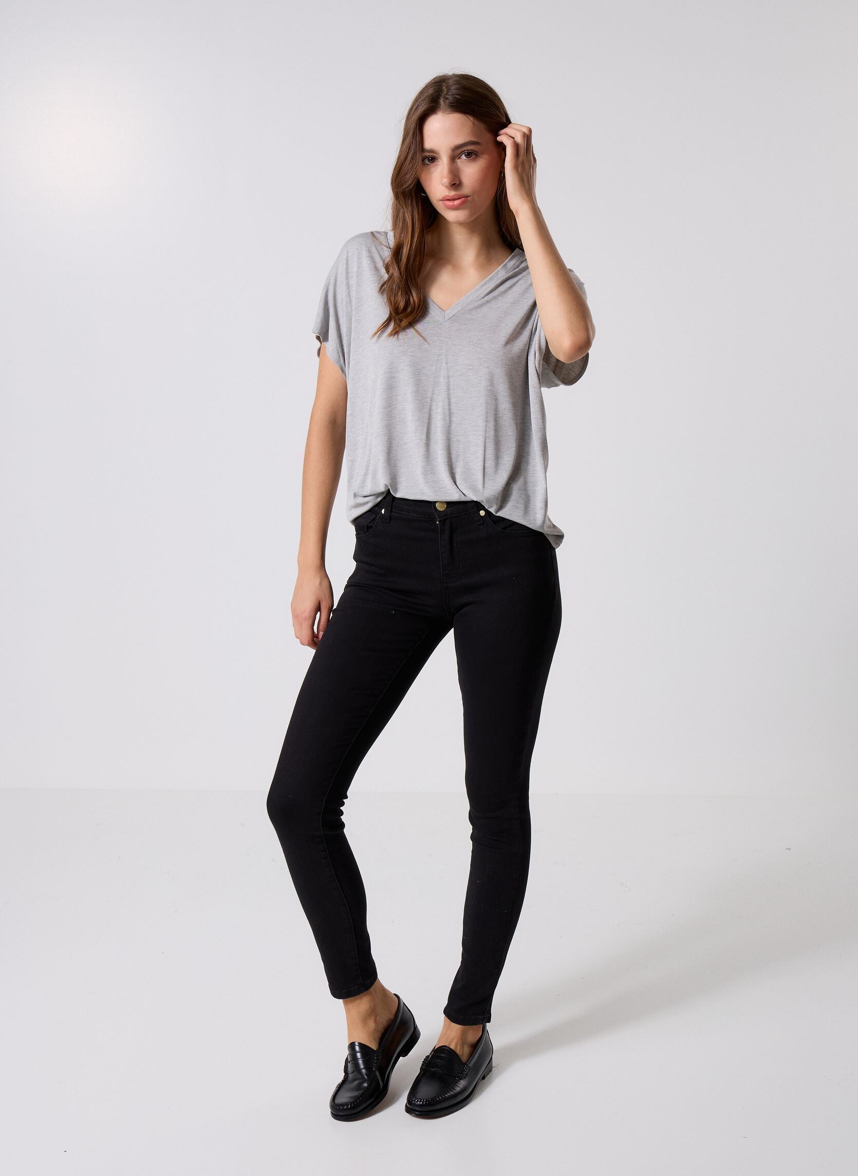 Tee-shirts manches courtes Marcelina femme gris La Petite Etoile Tee-shirts manches courtes Marcelina femme gris Gris Chine
