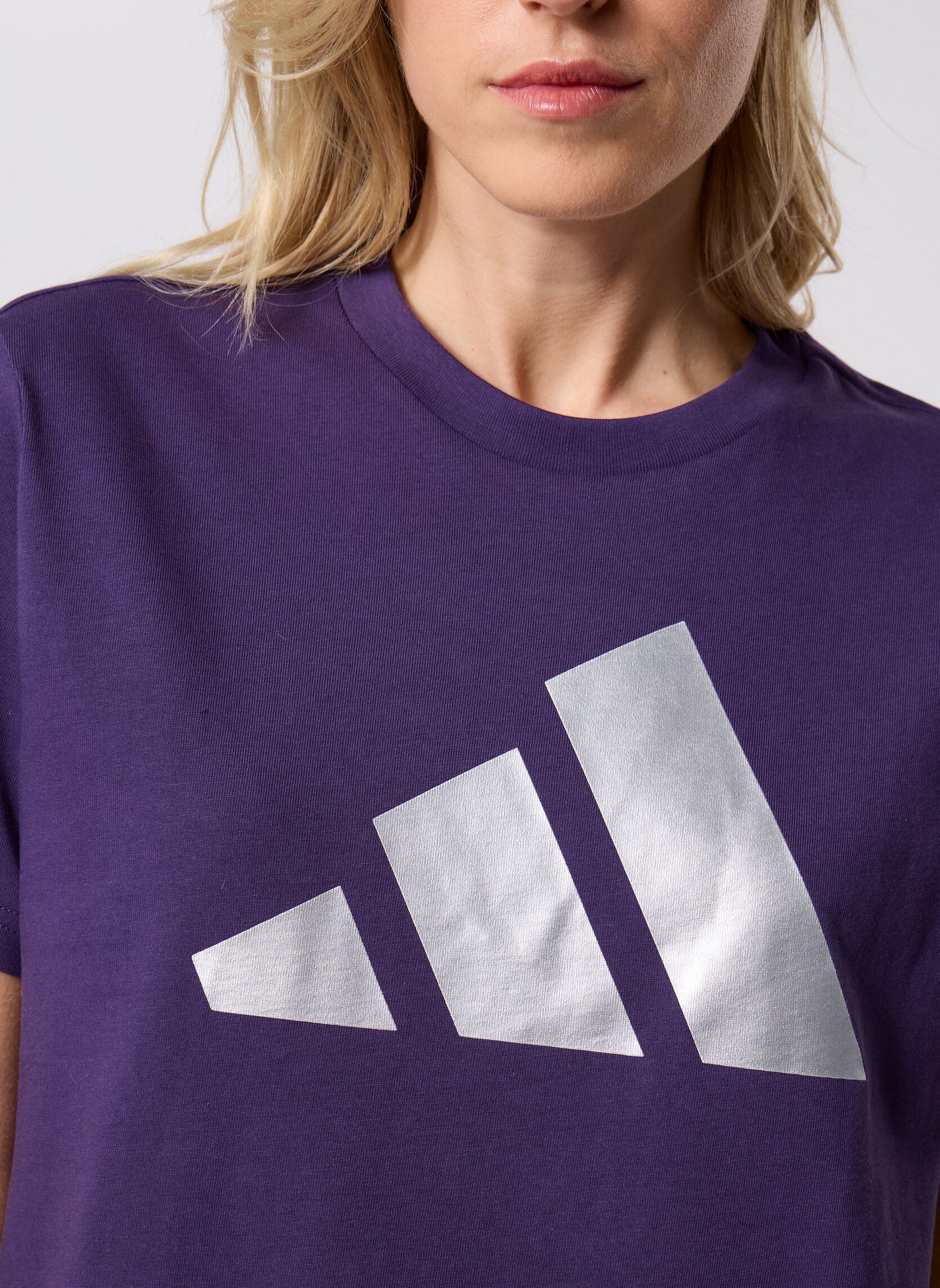 Tee-shirts W C HOL MET T femme bordeaux adidas sportswear Tee-shirts W C HOL MET T femme bordeaux Aurplu