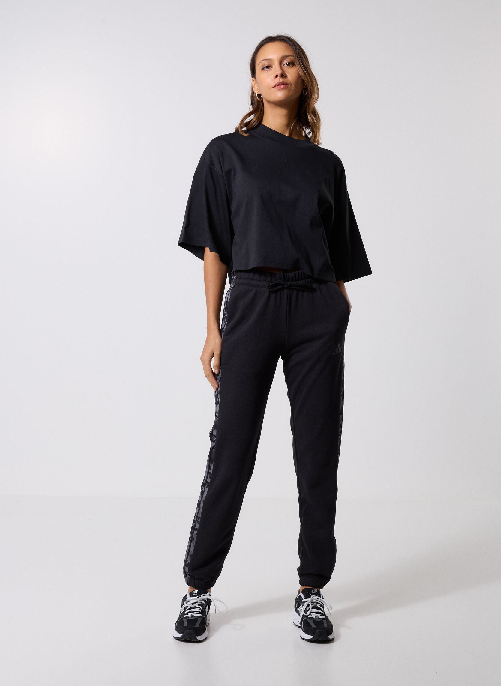 T-shirts met korte mouwen W CE Q2 TEE dames zwart adidas sportswear T-shirts met korte mouwen W CE Q2 TEE dames zwart Black