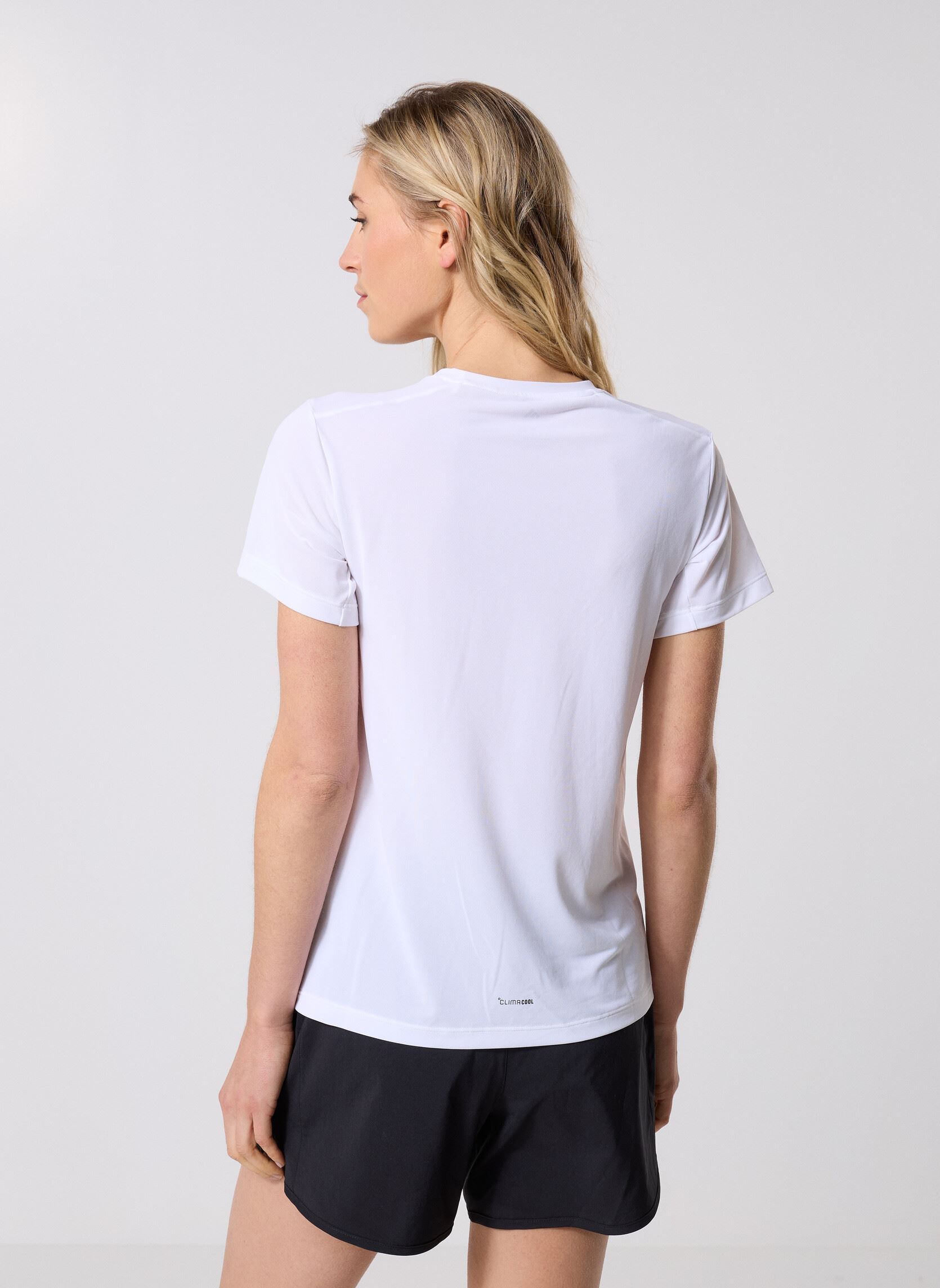 Tee-shirts manches courtes W Mt Log Tech T femme blanc adidas performance Tee-shirts manches courtes W Mt Log Tech T femme blanc White