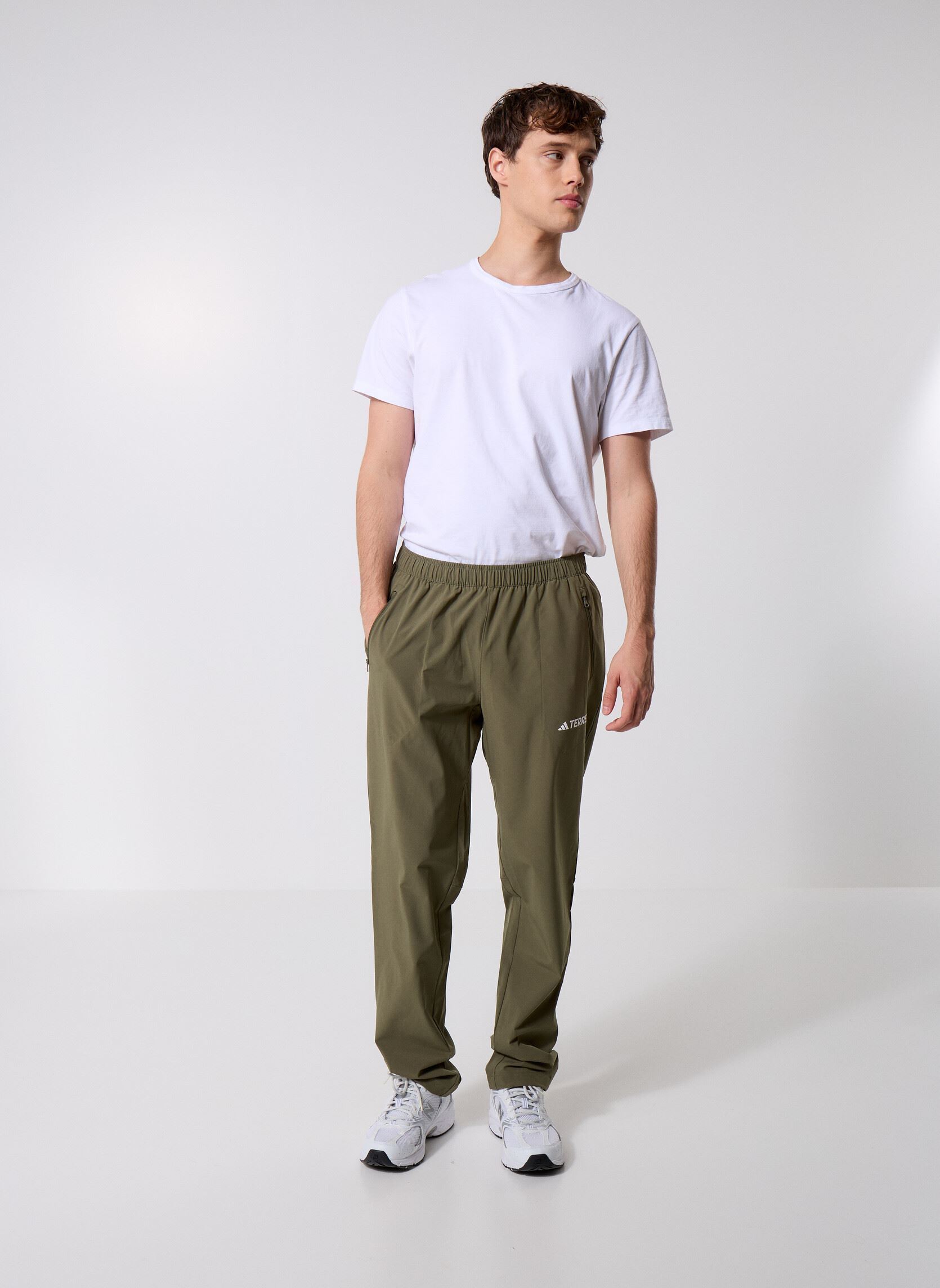 Joggingbroeken Mt Ess Pants heren bruin adidas performance Joggingbroeken Mt Ess Pants heren bruin Olistr