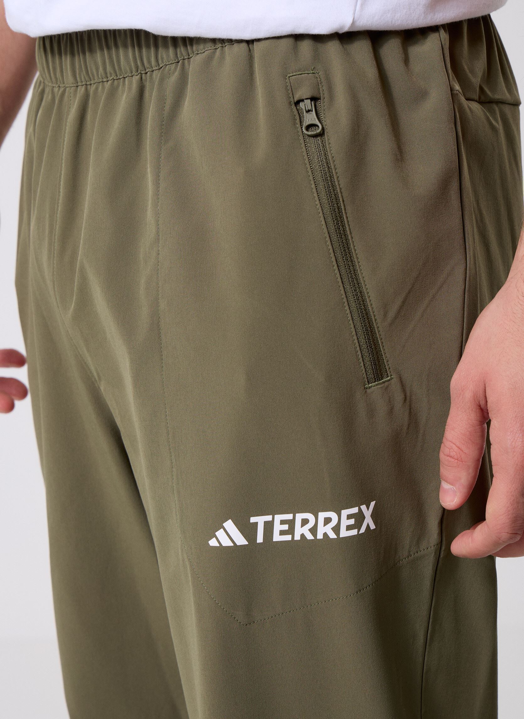 Joggingbroeken Mt Ess Pants heren bruin adidas performance Joggingbroeken Mt Ess Pants heren bruin Olistr