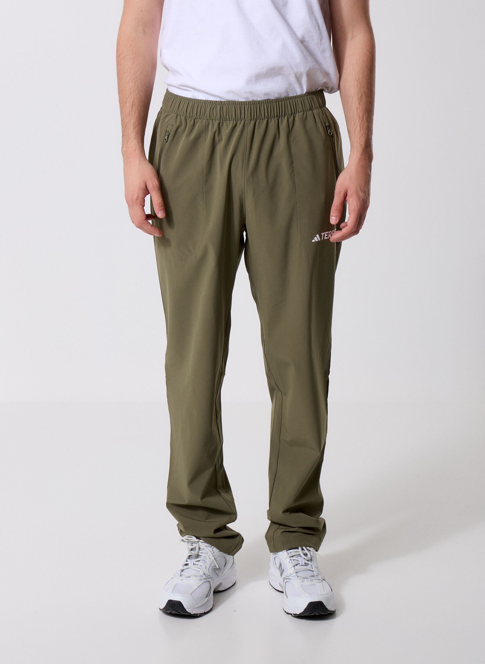 Vêtements adidas performance Mt Ess Pants pour Homme