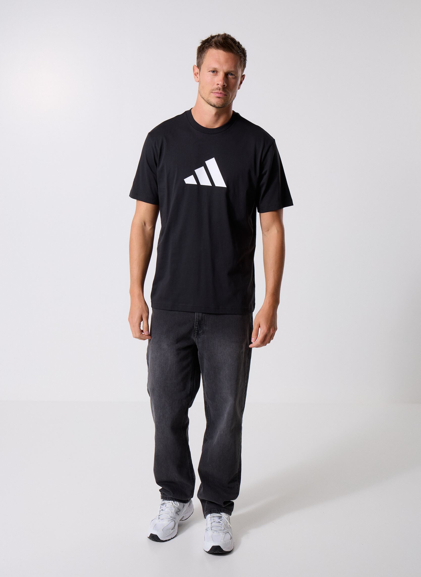 Tee-shirts manches courtes M FI 3BAR TEE homme noir adidas sportswear Tee-shirts manches courtes M FI 3BAR TEE homme noir Black