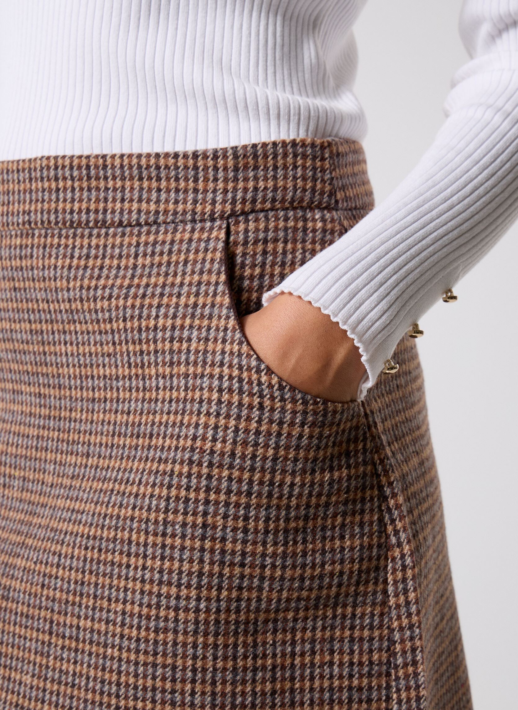 Jupes courtes P1821ADN femme marron Molly Bracken Jupes courtes P1821ADN femme marron BROWN