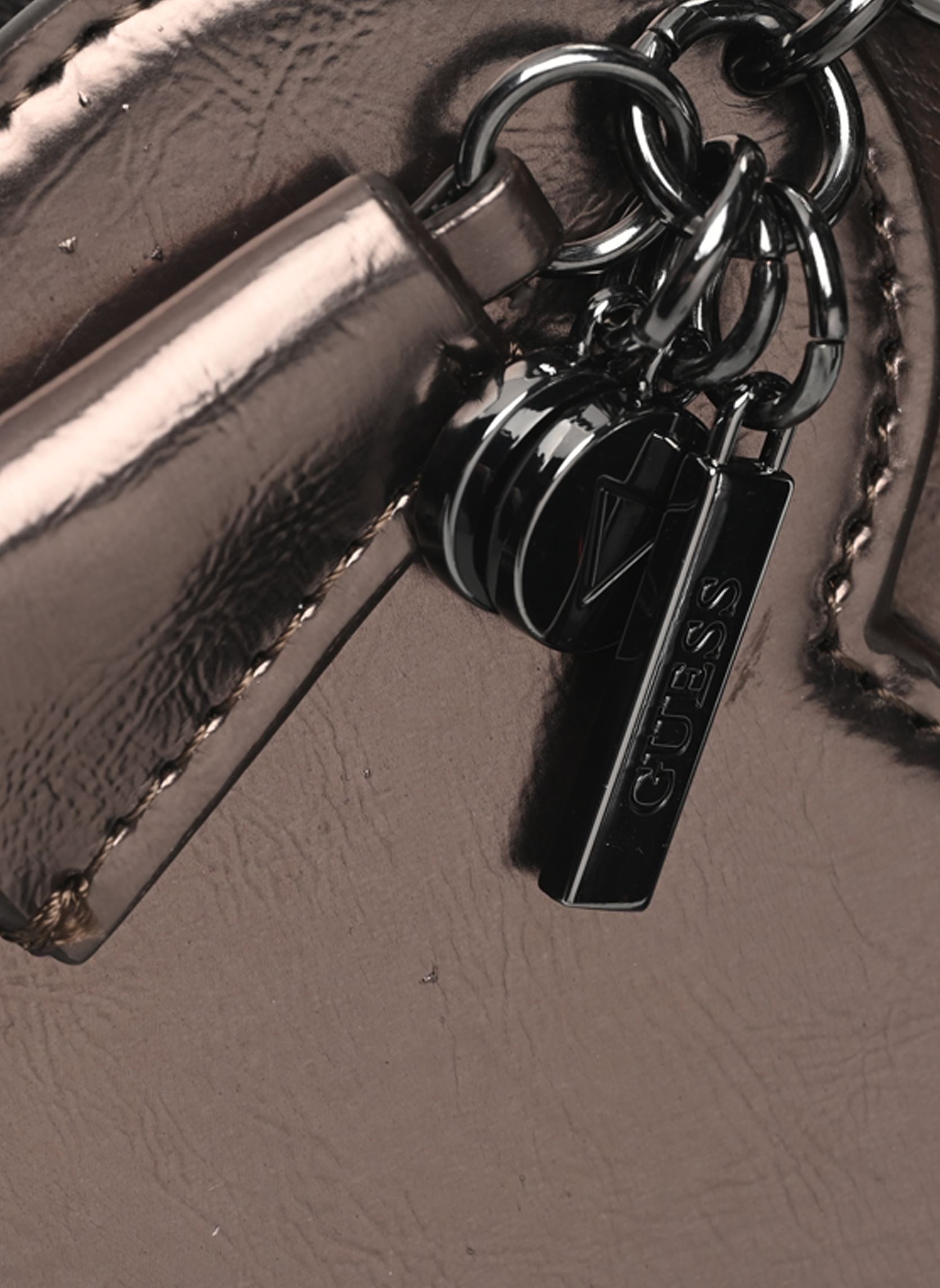Umhängetaschen Bolena Flap Shoulder Bag damen silber Guess Umhängetaschen Bolena Flap Shoulder Bag damen silber PEWTER