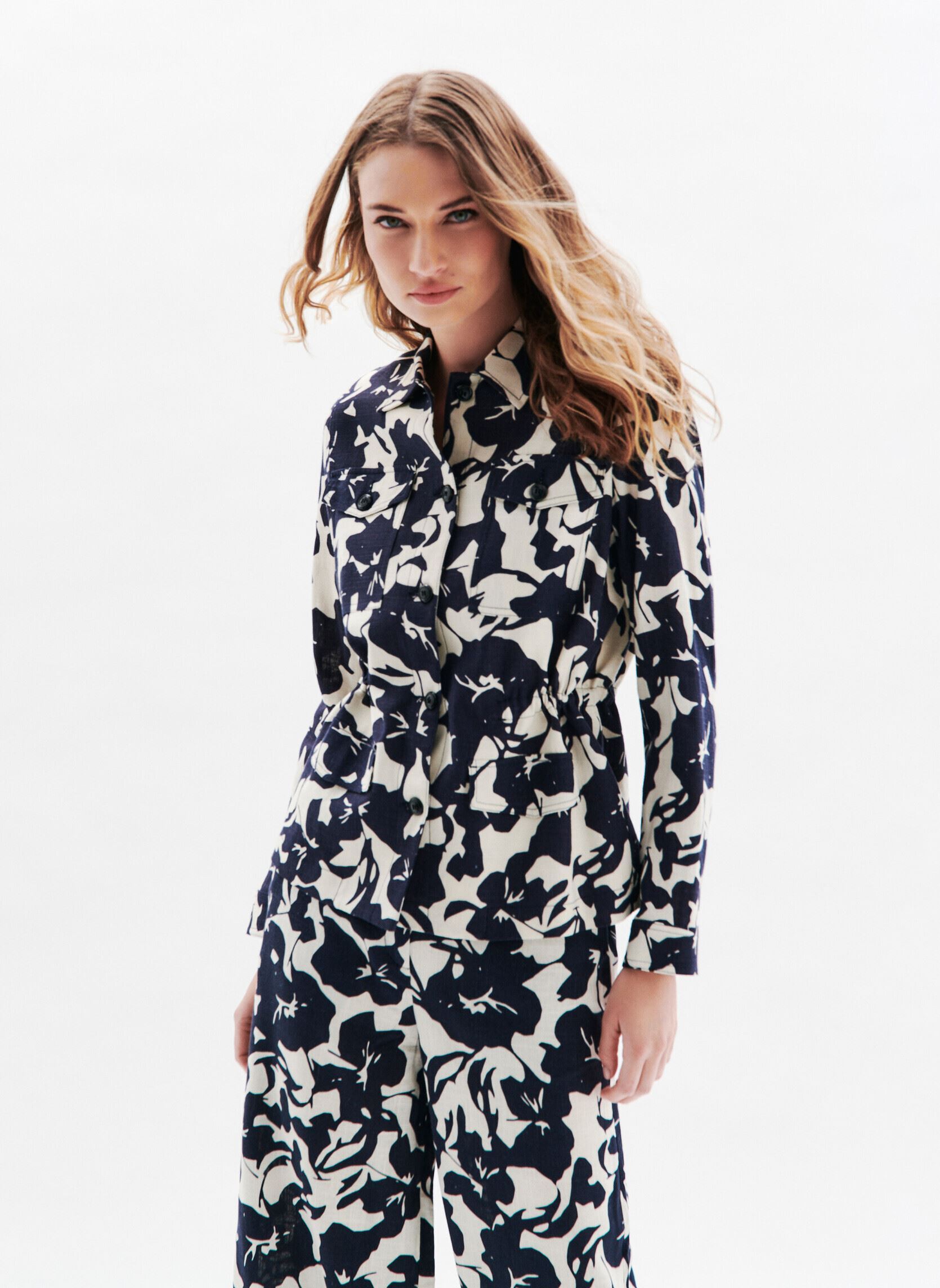 Vestes 252V-VGRACE6 femme blanc Caroll Vestes 252V-VGRACE6 femme blanc CRLIMP/CROISIEREFLEURIE/FLEURS
