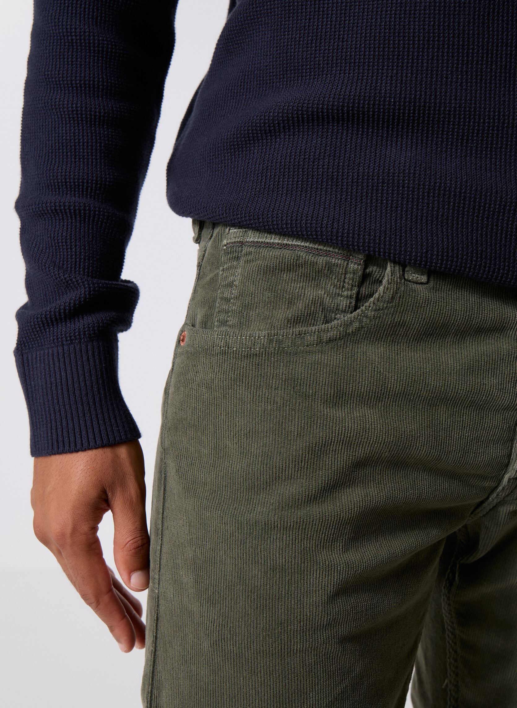 Pantalons droits Pantalon VELOURS GROVER COUPE STRAIGHT homme vert Replay Pantalons droits Pantalon VELOURS GROVER COUPE STRAIGHT homme vert COMBAT GREEN