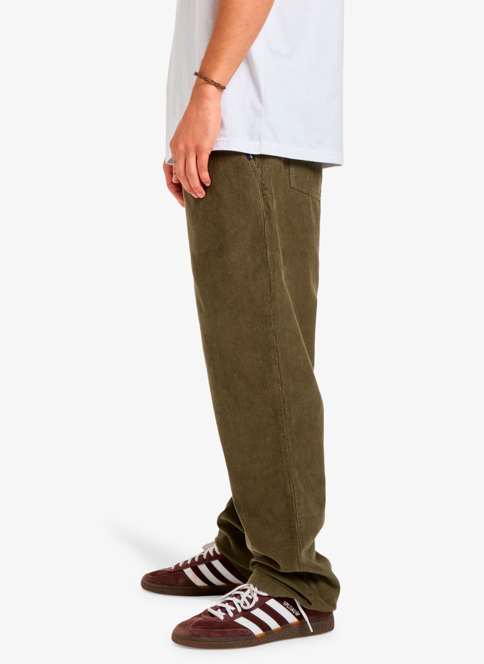 Rechte broeken Taxer Regular Cord Pant heren groen Quiksilver Rechte broeken Taxer Regular Cord Pant heren groen GRAPE LEAF