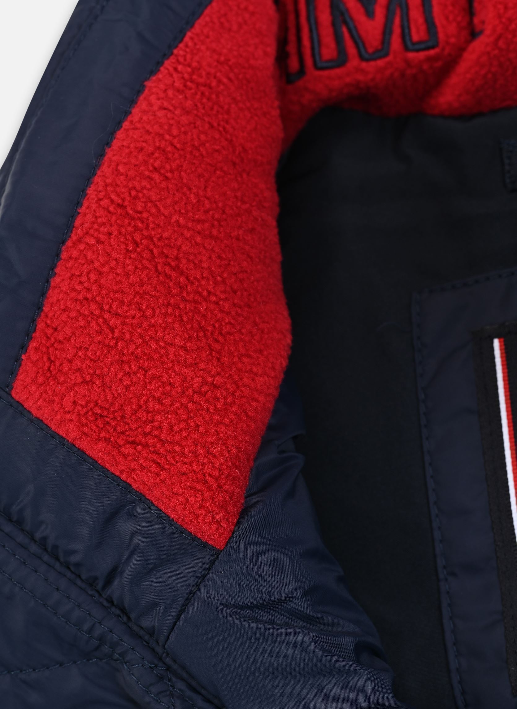 Blousons Essential Padded Ves KB0KB10092 garçon bleu Tommy Hilfiger Blousons Essential Padded Ves KB0KB10092 garçon bleu BLUE