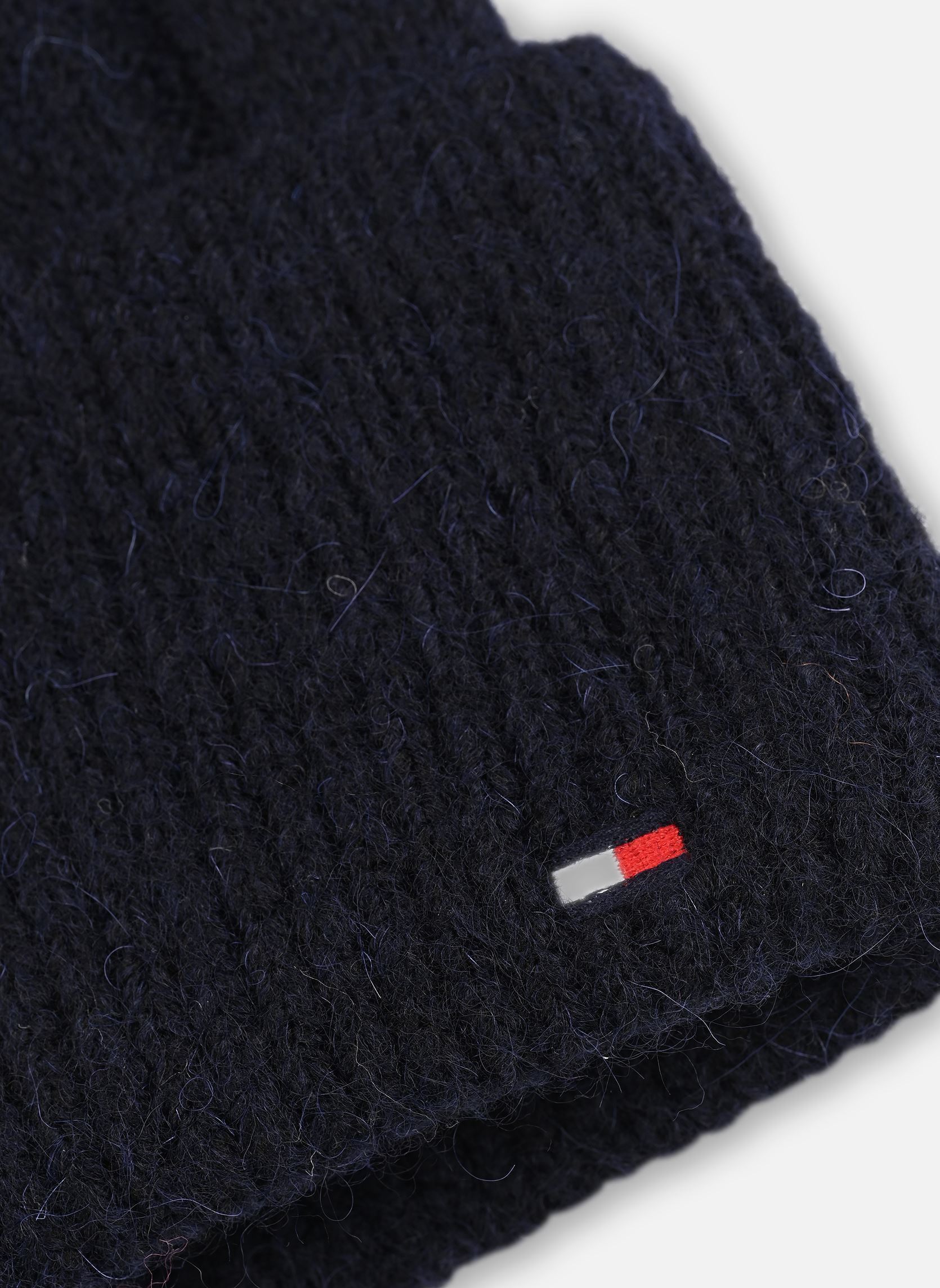 Bonnets Th Flag Fluffy Beani AW0AW17779 femme bleu Tommy Hilfiger Bonnets Th Flag Fluffy Beani AW0AW17779 femme bleu BLUE
