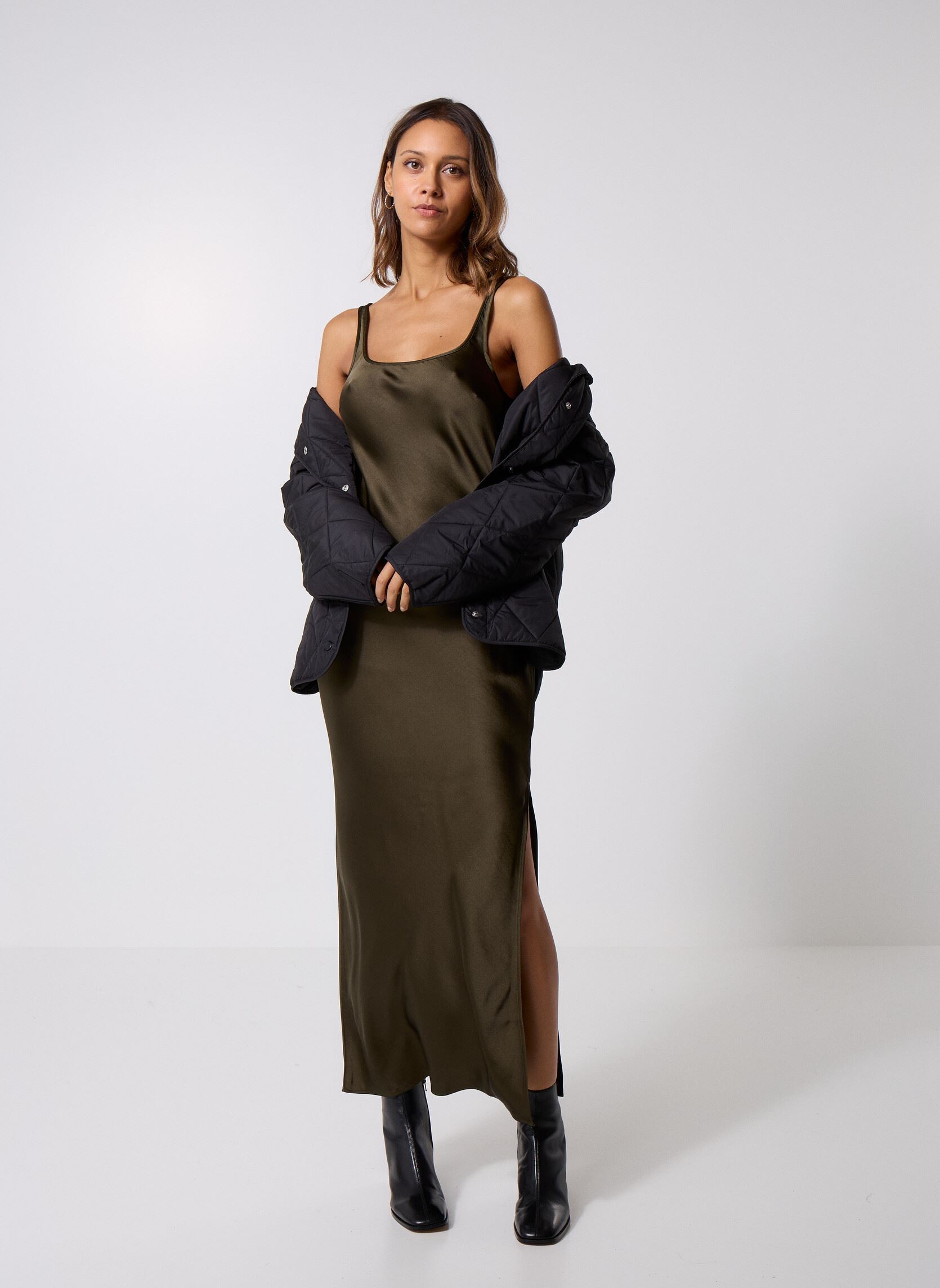 Lange jurken Sunna dress 12956 dames groen Samsoe Samsoe Lange jurken Sunna dress 12956 dames groen Deep forest