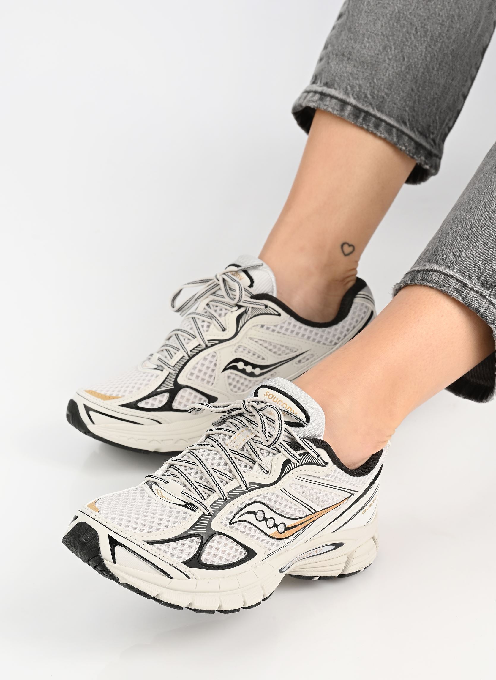 Sport Sneakers Progrid Guide 7 dames wit Saucony Sport Sneakers Progrid Guide 7 dames wit ONYX/GOLD