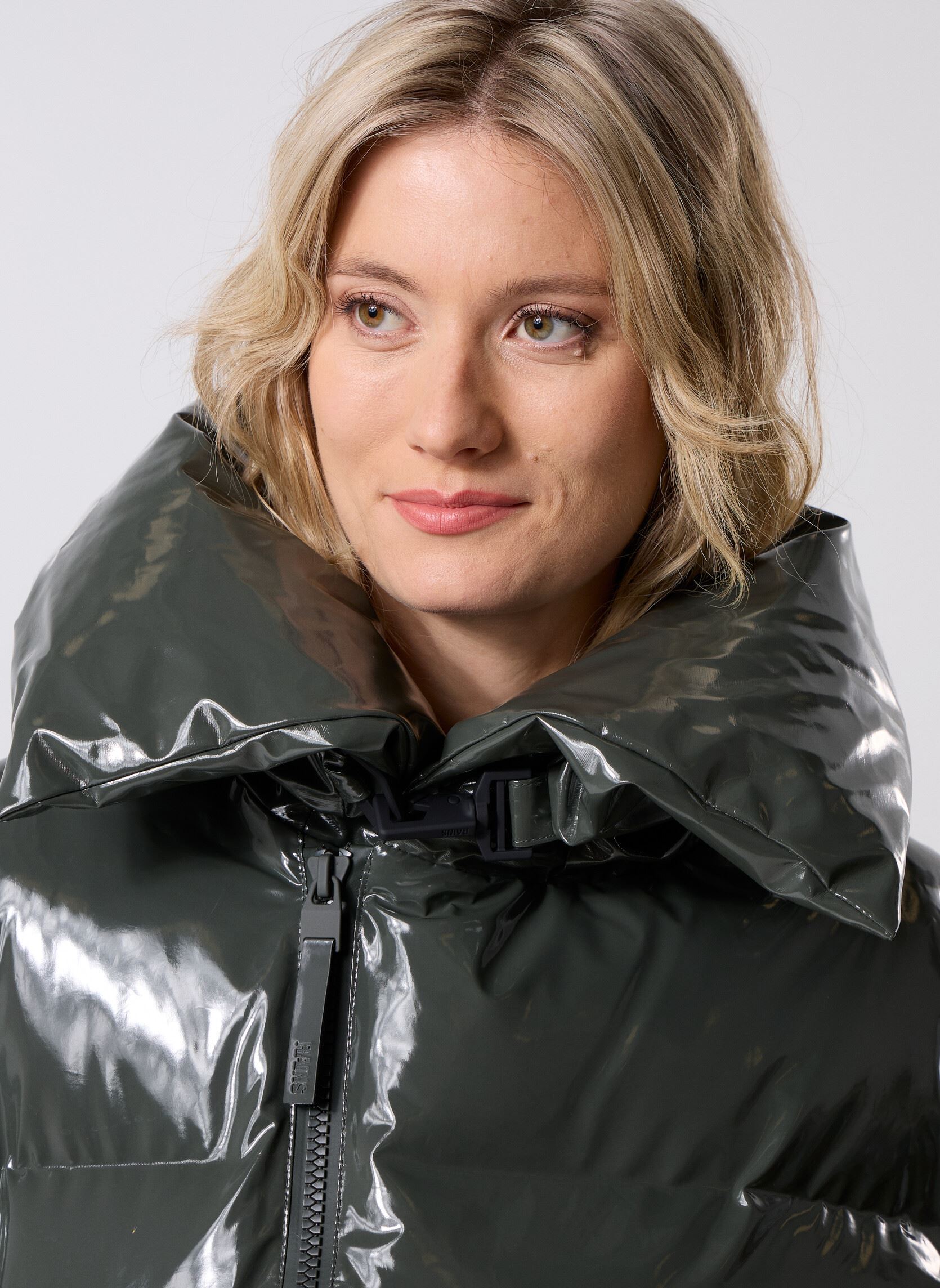 Doudounes Alta Vision Short Puffer Jacket W3T3 - U femme vert Rains Doudounes Alta Vision Short Puffer Jacket W3T3 - U femme vert SWAMP