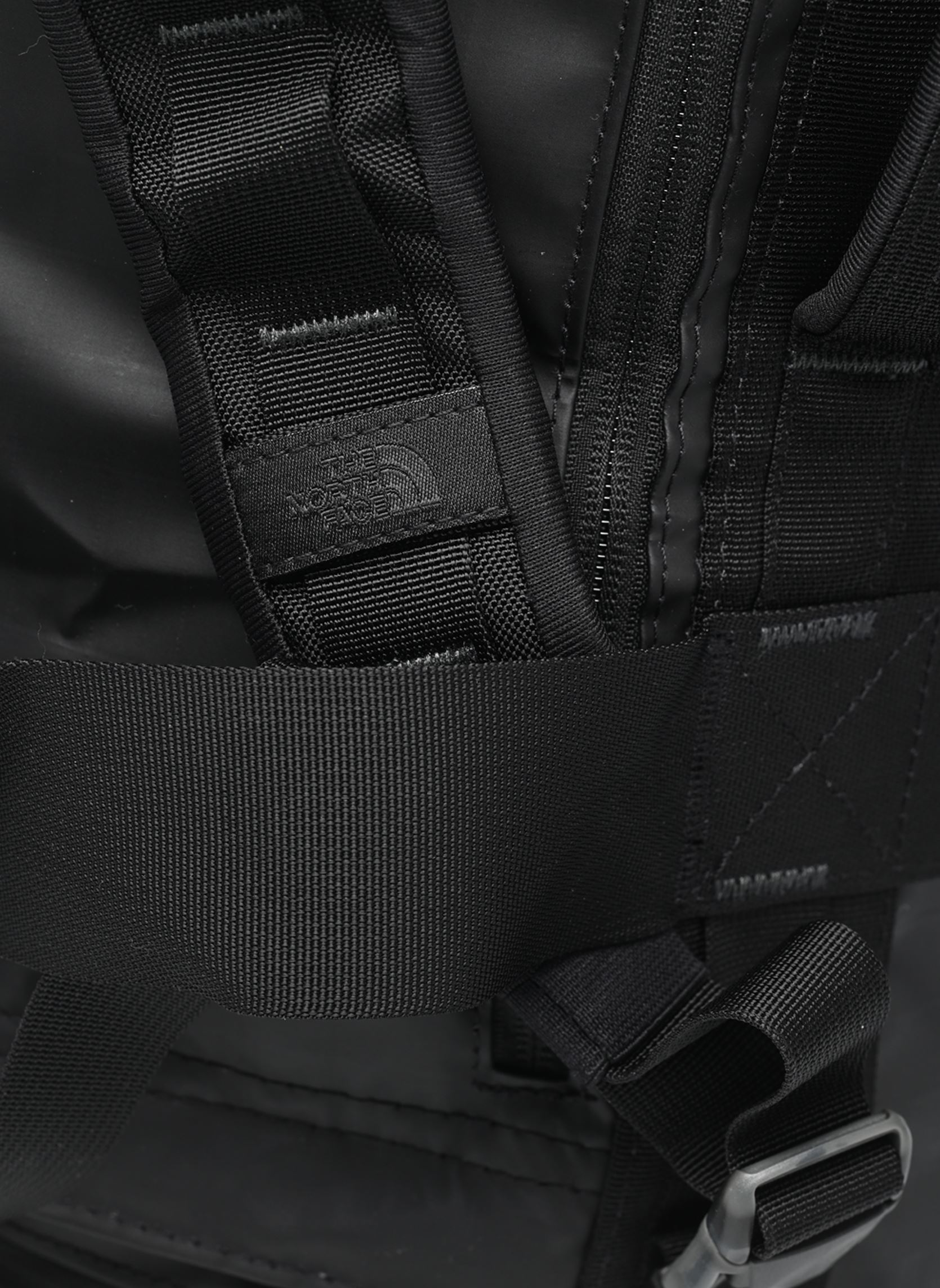 Reistassen Base Camp Voyager Duffel 42L zwart The North Face Reistassen Base Camp Voyager Duffel 42L zwart TNF BLACK/ASPHALT GREY