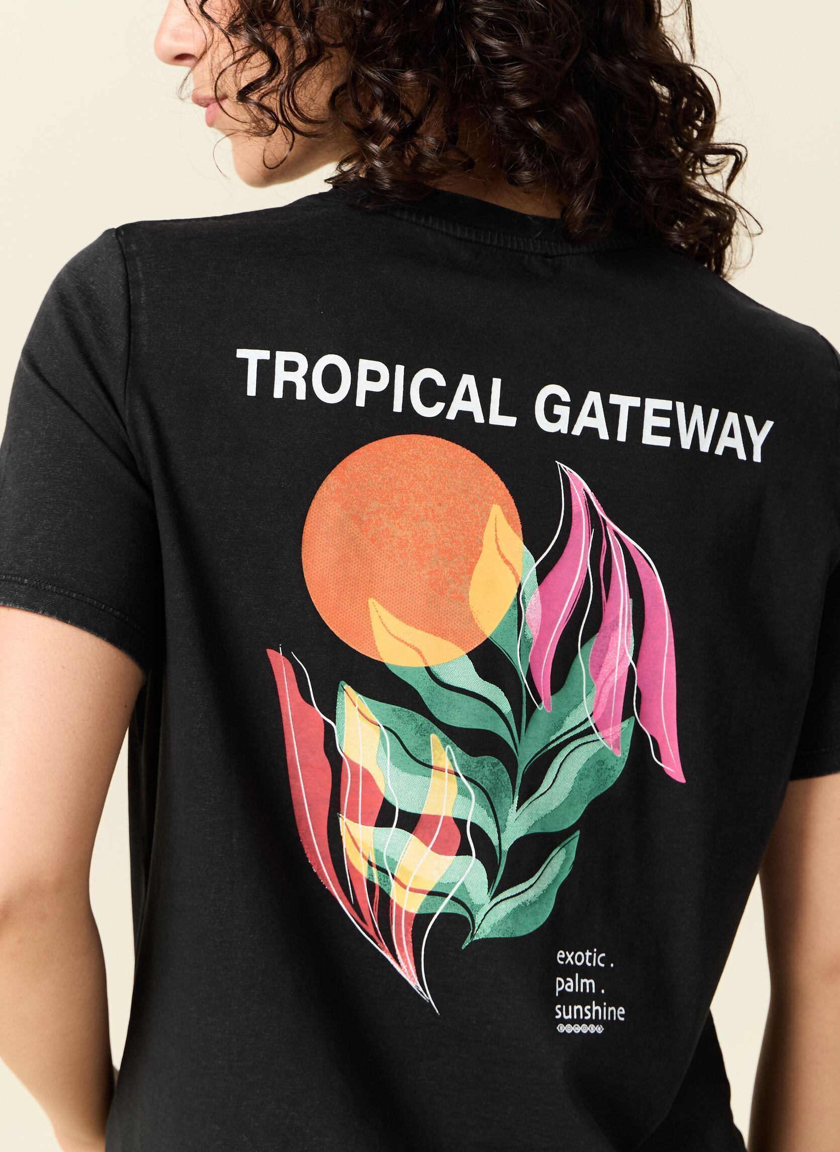 T-shirts met korte mouwen CALICOUF dames zwart Bonobo T-shirts met korte mouwen CALICOUF dames zwart BLACK BEAUTY
