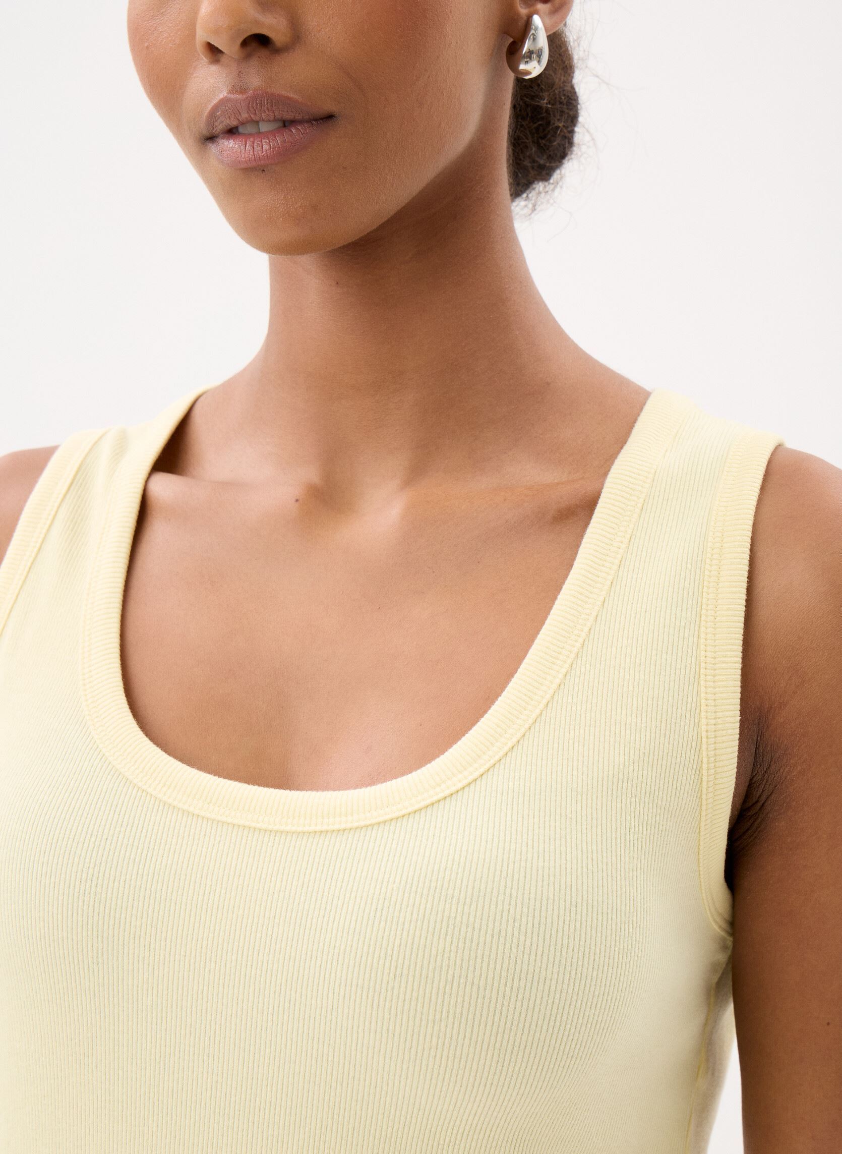 Kurzarm-T-Shirts DEBARDEUR-UNI damen gelb MADE BY Kurzarm-T-Shirts DEBARDEUR-UNI damen gelb PASTEL YELLOW