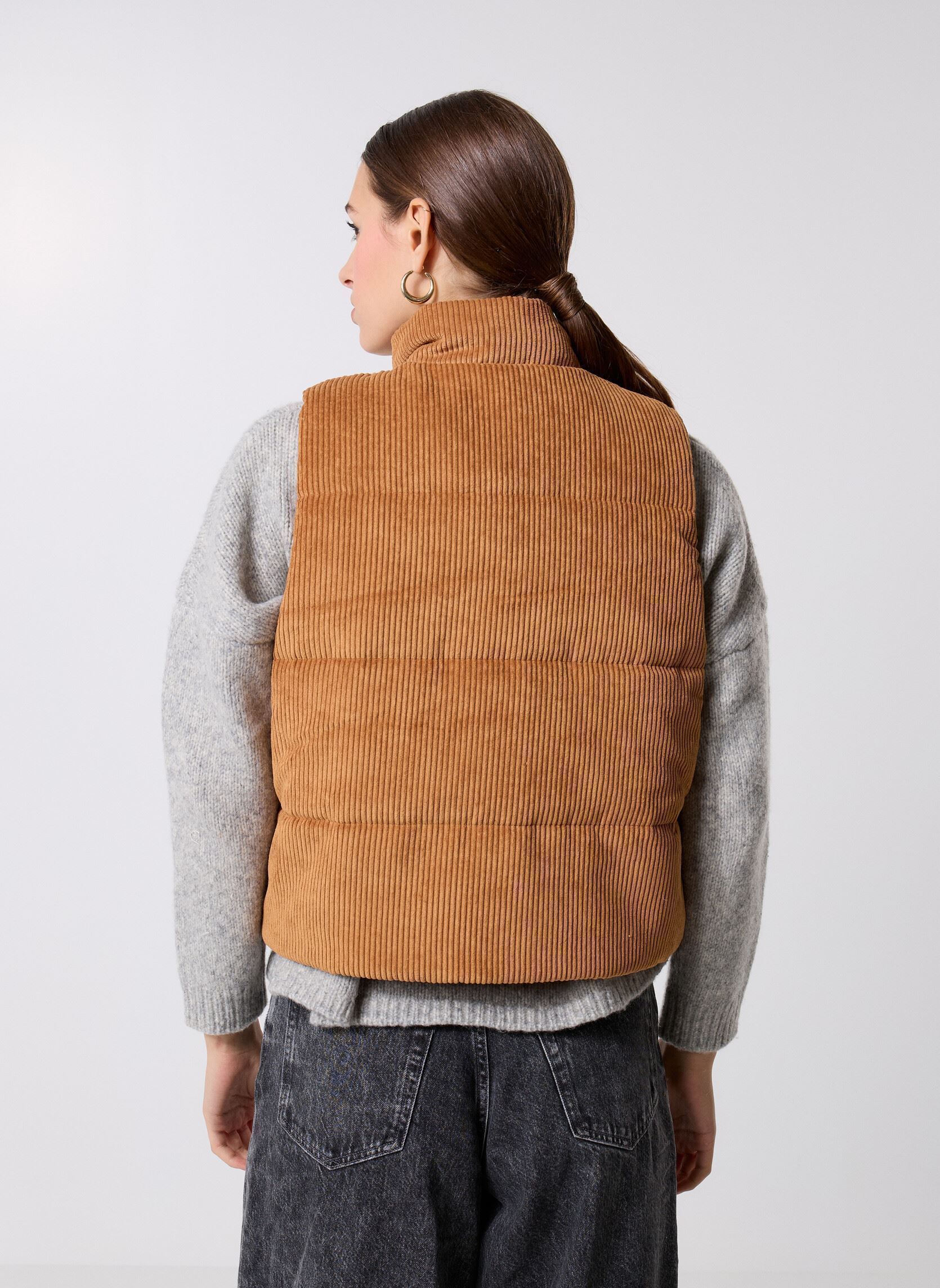Vesten Wide Wale Corduroy Vest dames bruin New Balance Vesten Wide Wale Corduroy Vest dames bruin Toffee