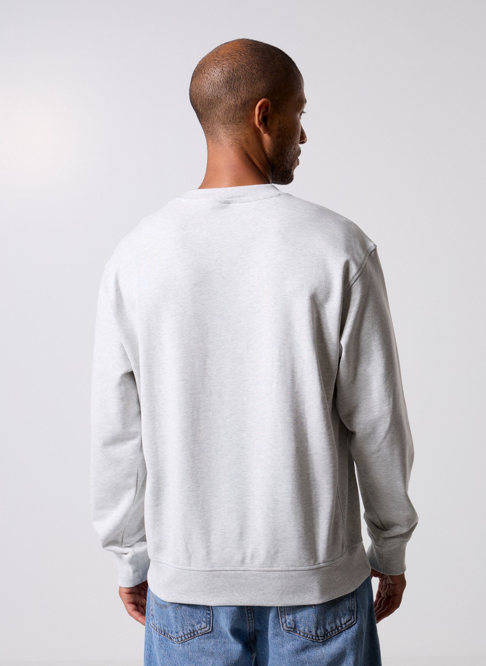 Sweats Athletics Premium Logo Crew homme gris New Balance Sweats Athletics Premium Logo Crew homme gris ASH HEATHER