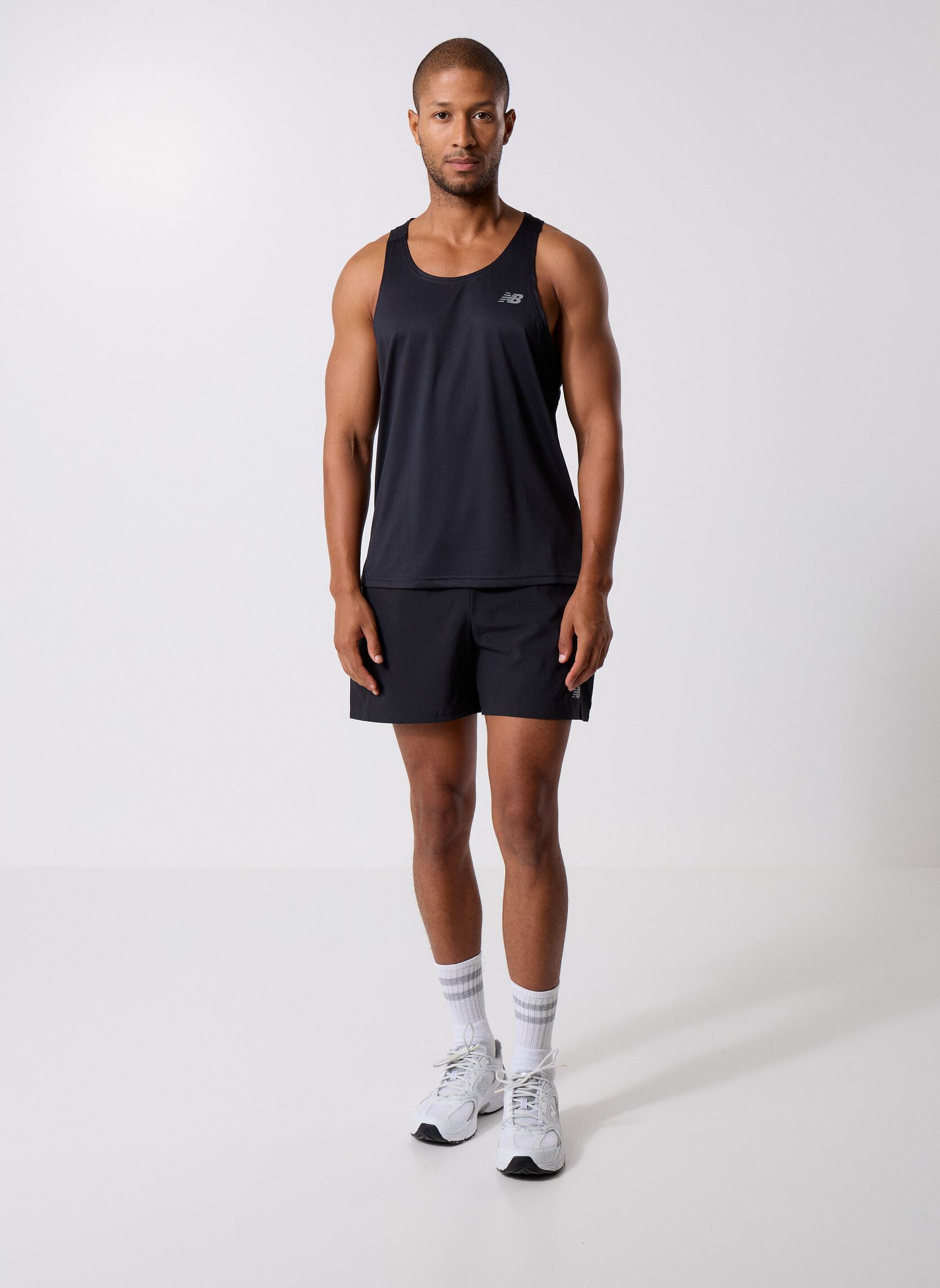 Débardeurs Sport Essentials Singlet homme noir New Balance Débardeurs Sport Essentials Singlet homme noir Black
