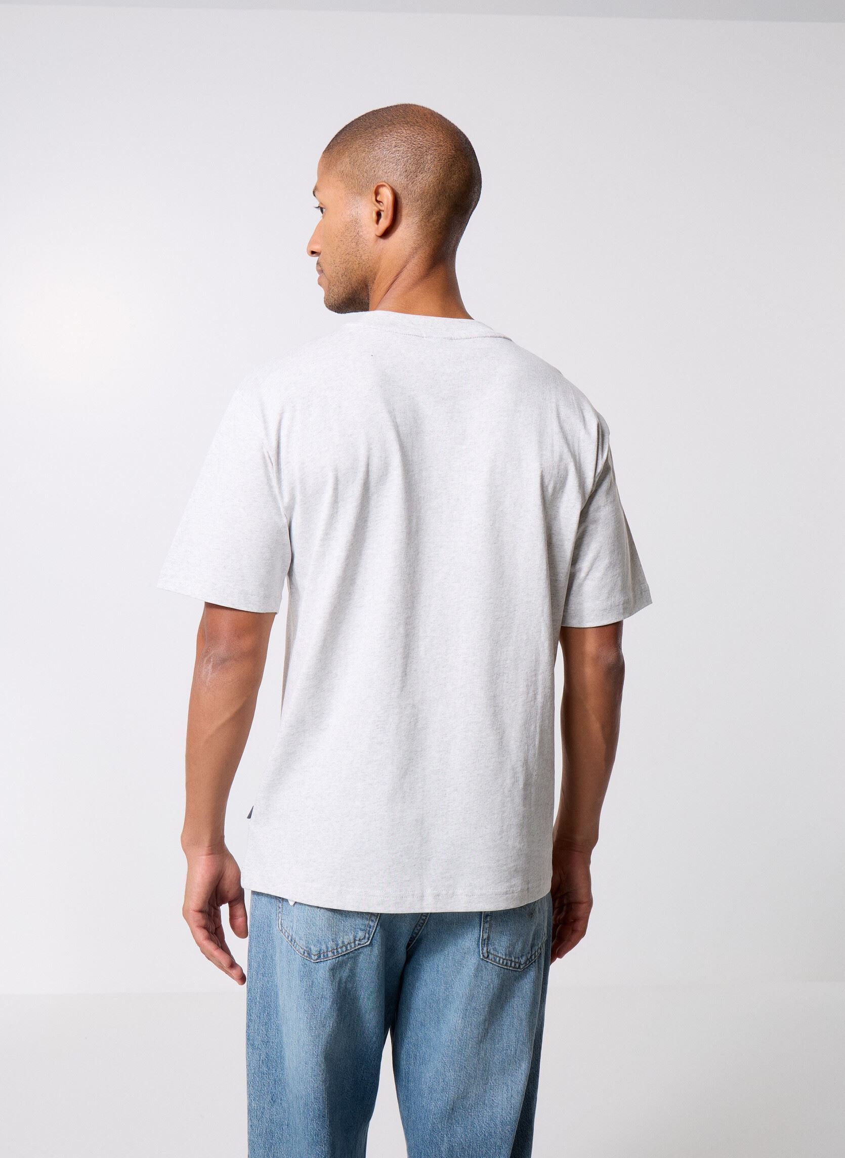 Tee-shirts manches courtes Athletics Premium Logo T-Shirt homme gris New Balance Tee-shirts manches courtes Athletics Premium Logo T-Shirt homme gris ASH HEATHER