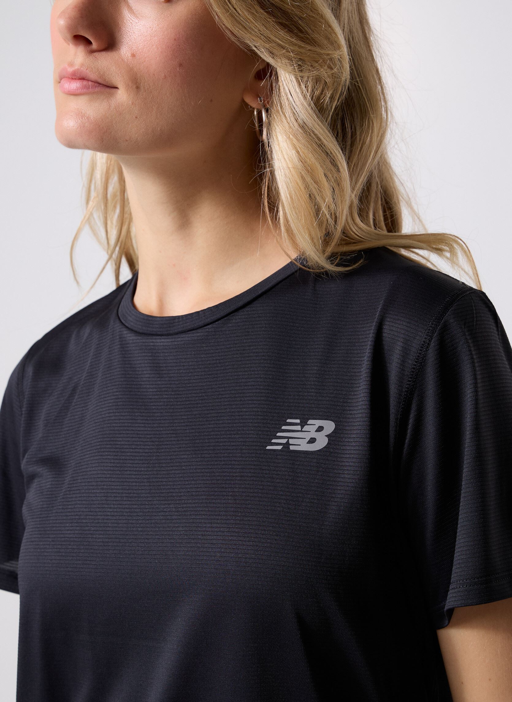 Kurzarm-T-Shirts Sport Essentials T-Shirt Women damen schwarz New Balance Kurzarm-T-Shirts Sport Essentials T-Shirt Women damen schwarz Black