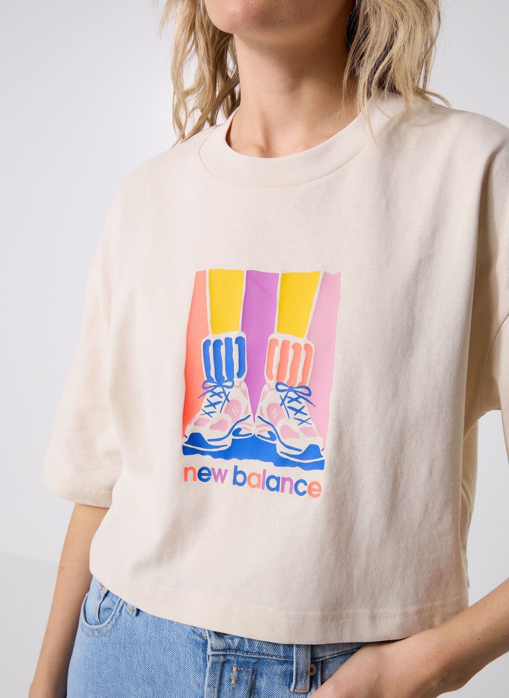 Tee-shirts manches courtes Athletics Gradient Shoes T-Shirt femme beige New Balance Tee-shirts manches courtes Athletics Gradient Shoes T-Shirt femme beige Linen