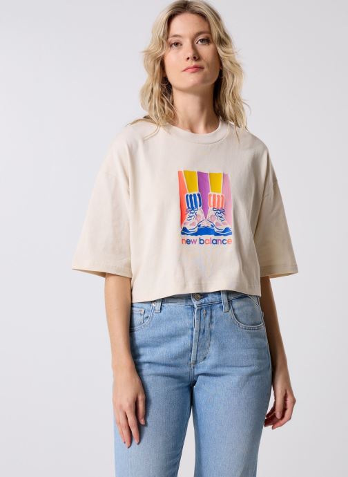 New Balance Tee-shirts manches courtes Athletics Gradient Shoes T-Shirt femme beige