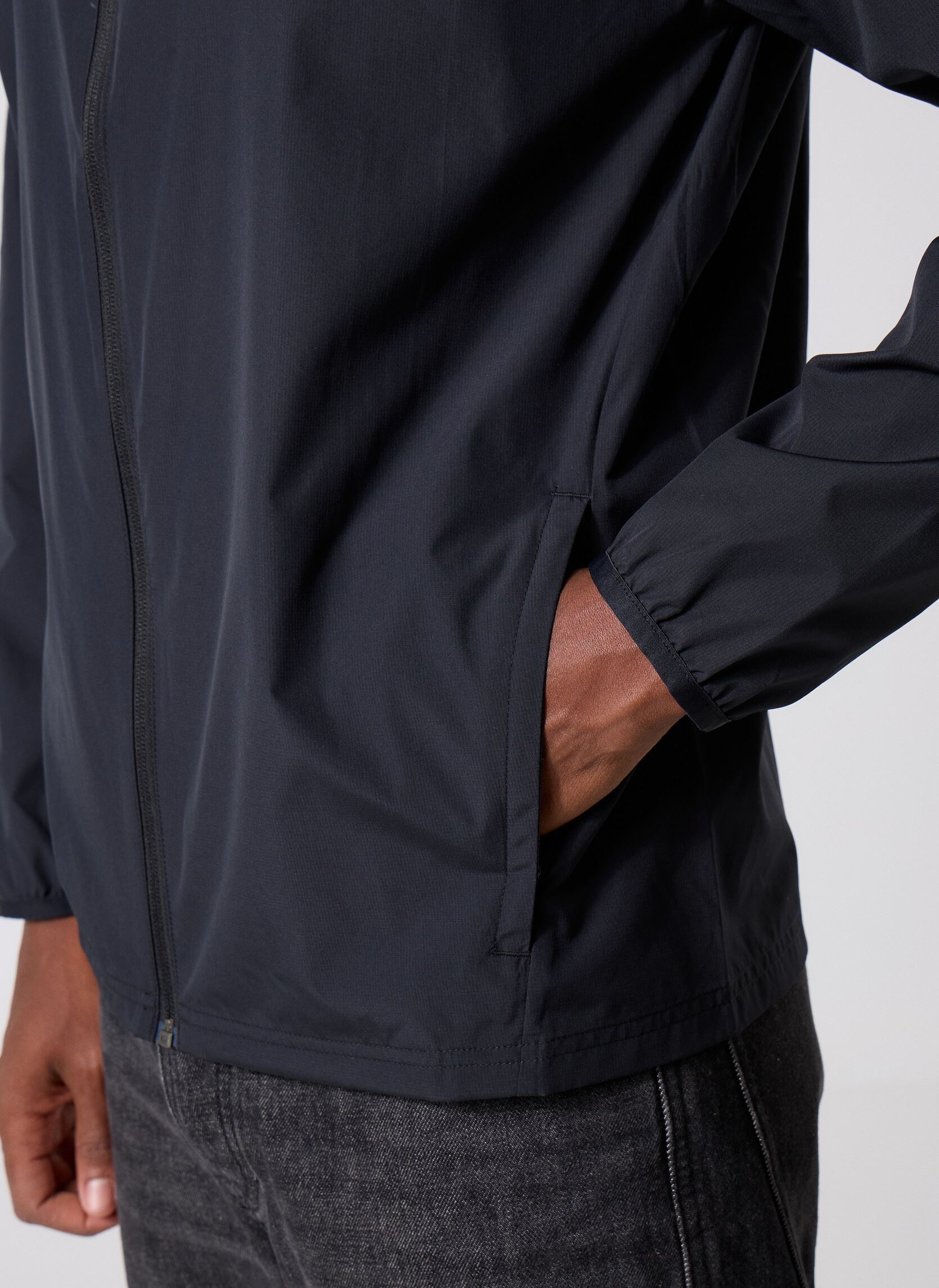 Windbreaker / Windjacken Sport Essentials Jacket herren schwarz New Balance Windbreaker / Windjacken Sport Essentials Jacket herren schwarz Black multi