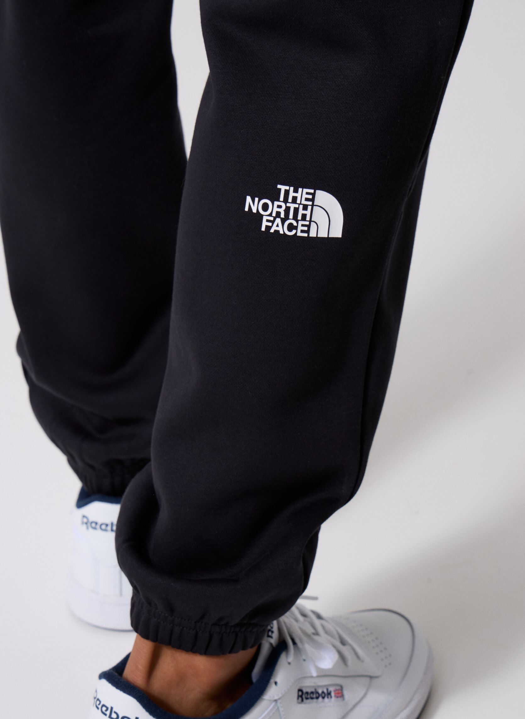 Joggingbroeken M Simple Dome Regular Tapered Jogger heren zwart The North Face Joggingbroeken M Simple Dome Regular Tapered Jogger heren zwart TNF BLACK