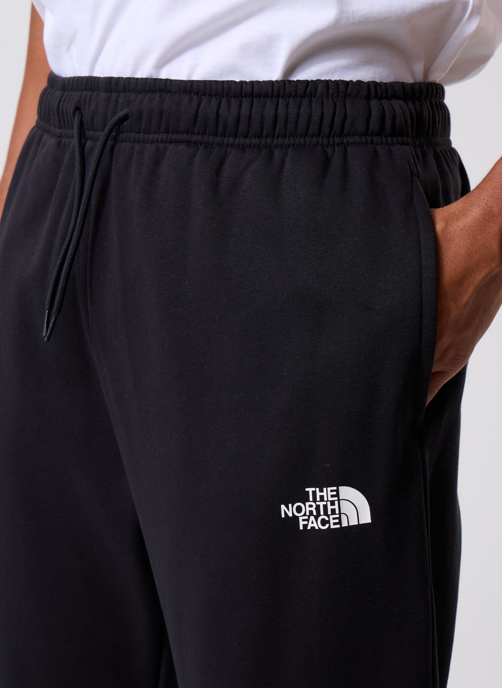 Joggingbroeken M Simple Dome Regular Tapered Jogger heren zwart The North Face Joggingbroeken M Simple Dome Regular Tapered Jogger heren zwart TNF BLACK