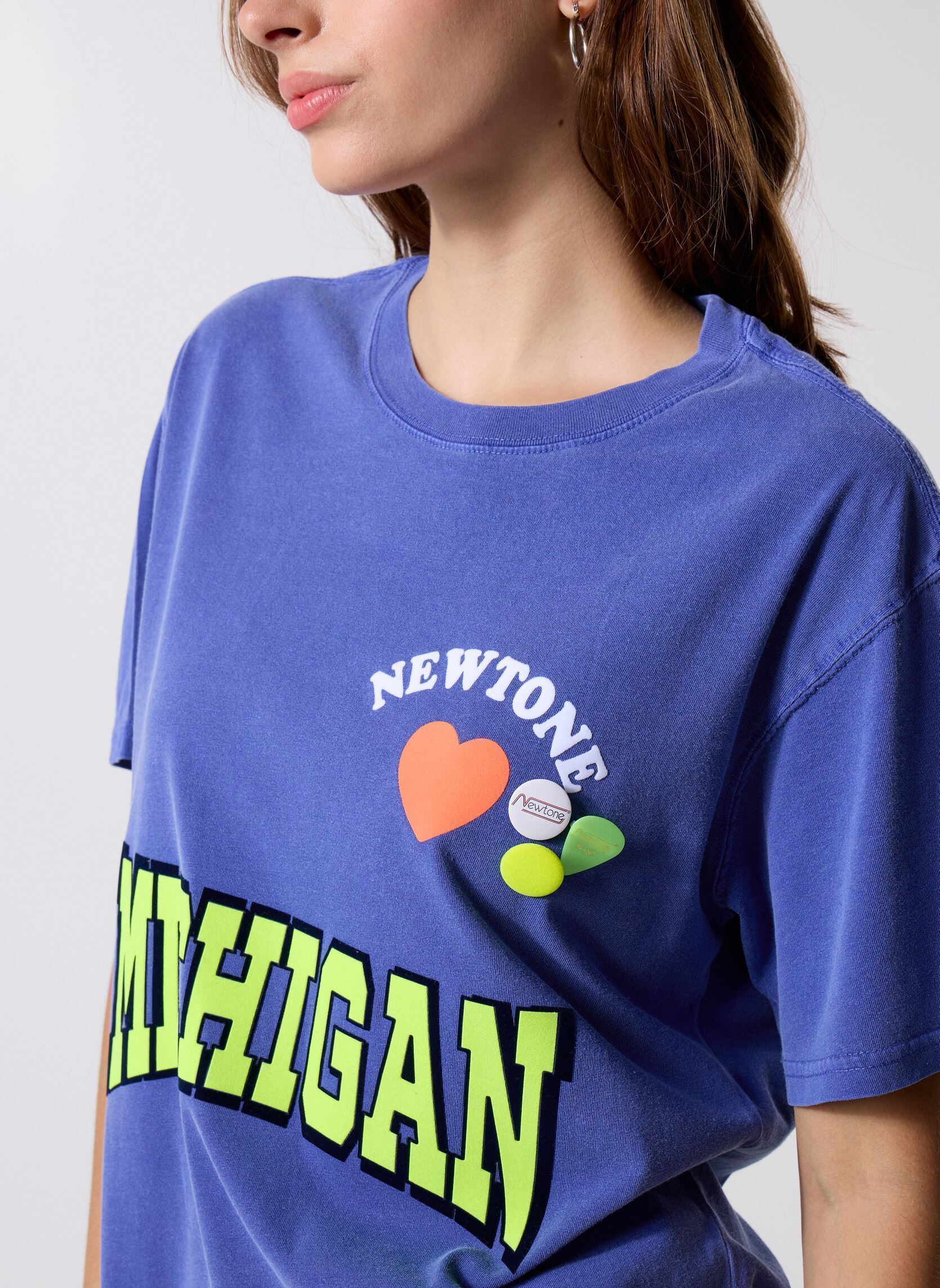 Kurzarm-T-Shirts TSHIRT TRUCKER NWTLOVE damen blau Newtone Kurzarm-T-Shirts TSHIRT TRUCKER NWTLOVE damen blau FLOBLUE